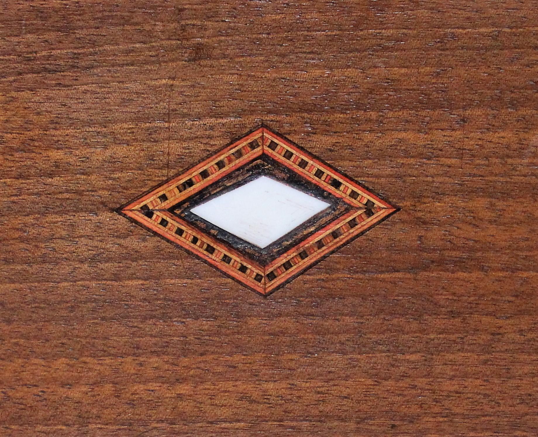 Victorian Inlaid Box with Mother of Pearl For Sale 2