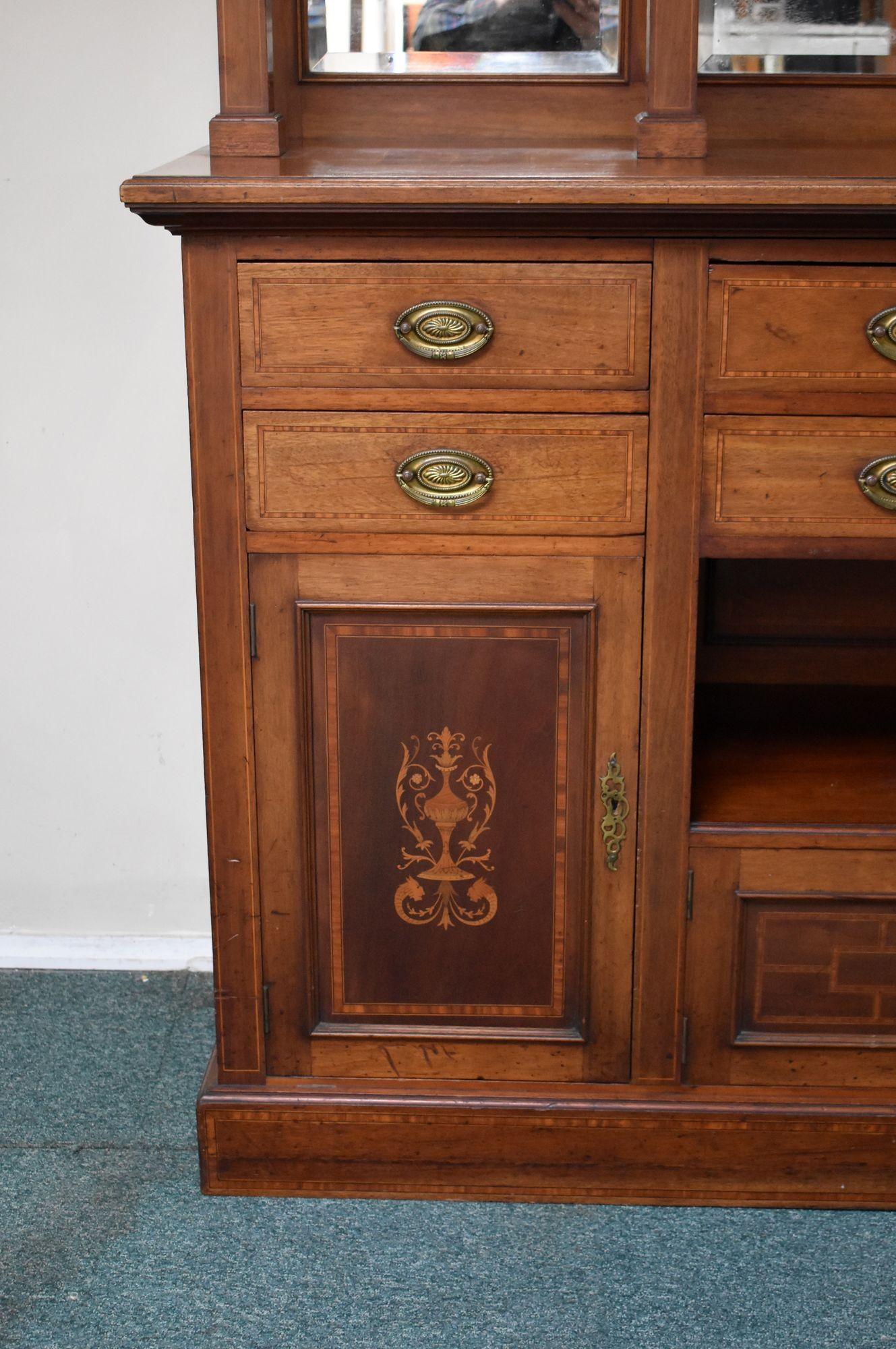 Victorian Inlaid Walnut Mirror Back Sideboard In Good Condition For Sale In Chelmsford, Essex