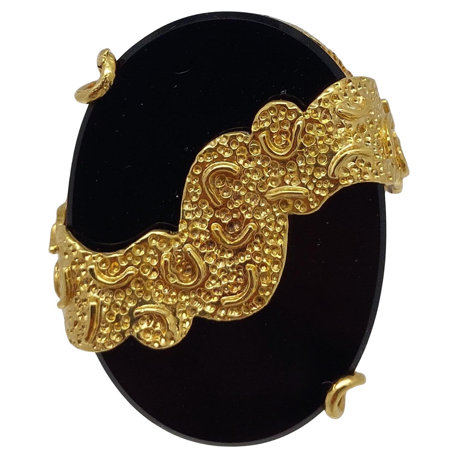 Anillo de ónix negro de oro amarillo de 18 quilates de inspiración victoriana