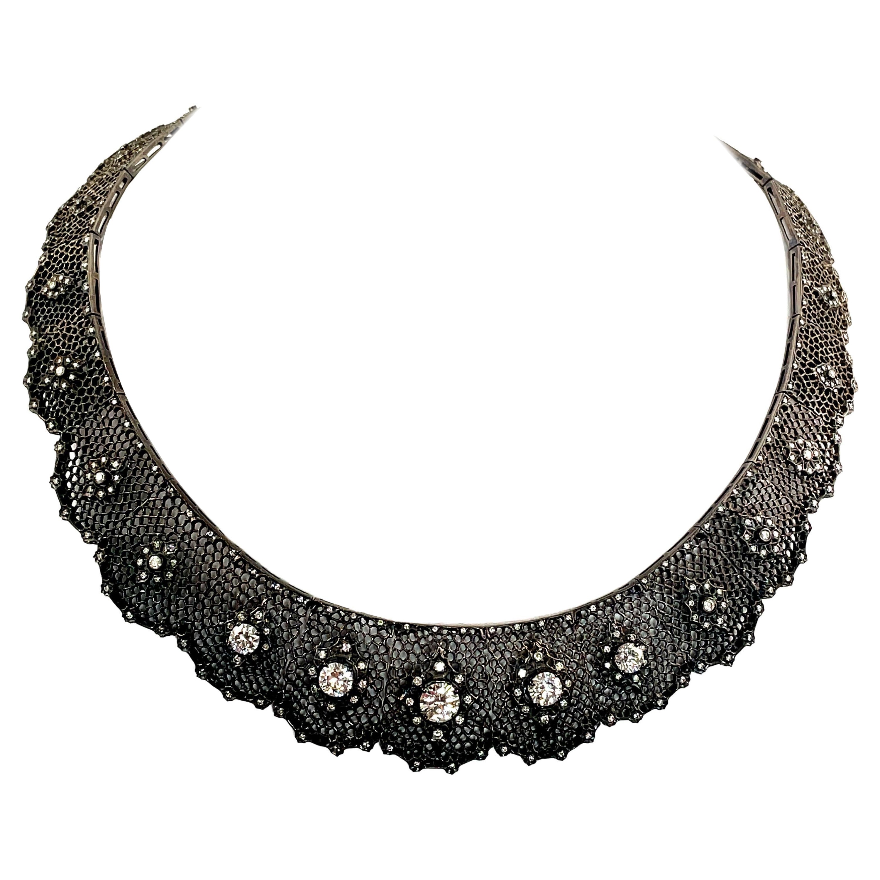 Diamante de inspiración victoriana de 6,07 ct y oro blanco de 18k acabado en rodio negro
