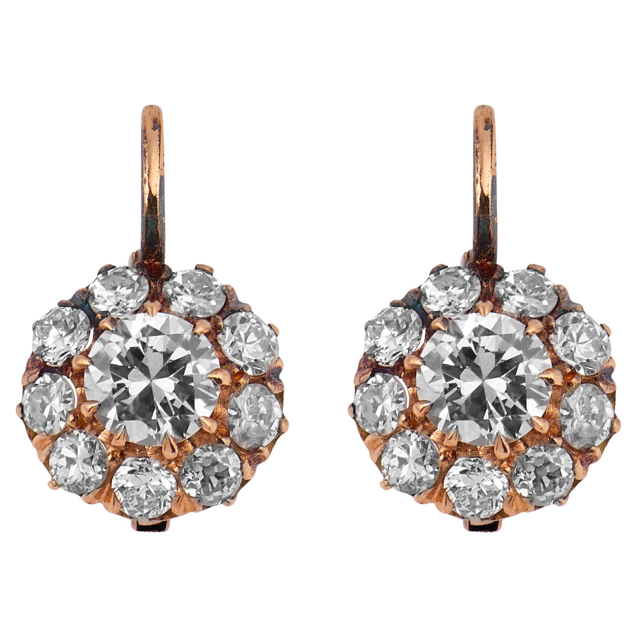 Boucles d'oreilles d'inspiration victorienne en or jaune 18k avec grappes de diamants