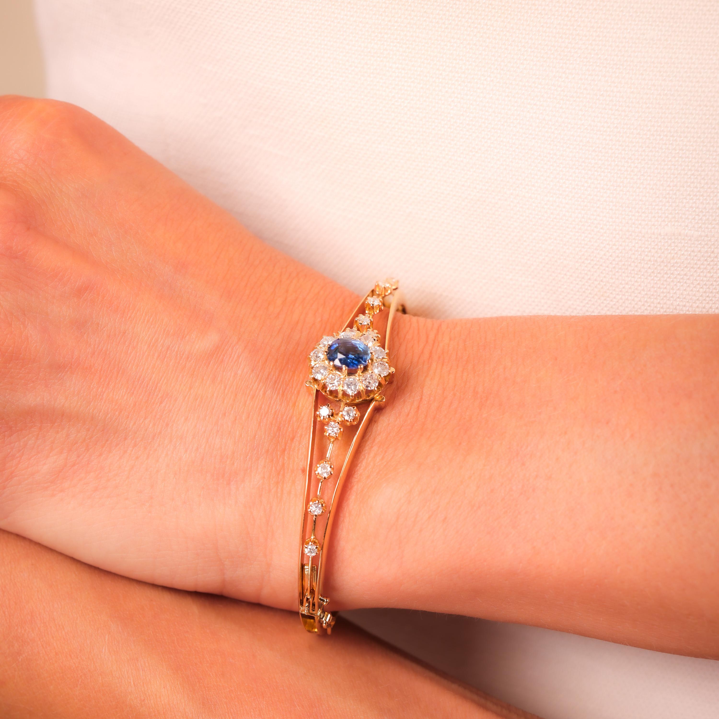 Viktorianischer inspirierter Saphir-Diamant-Armreif aus 18 Karat Gelbgold im Zustand „Hervorragend“ in Beverly Hills, CA