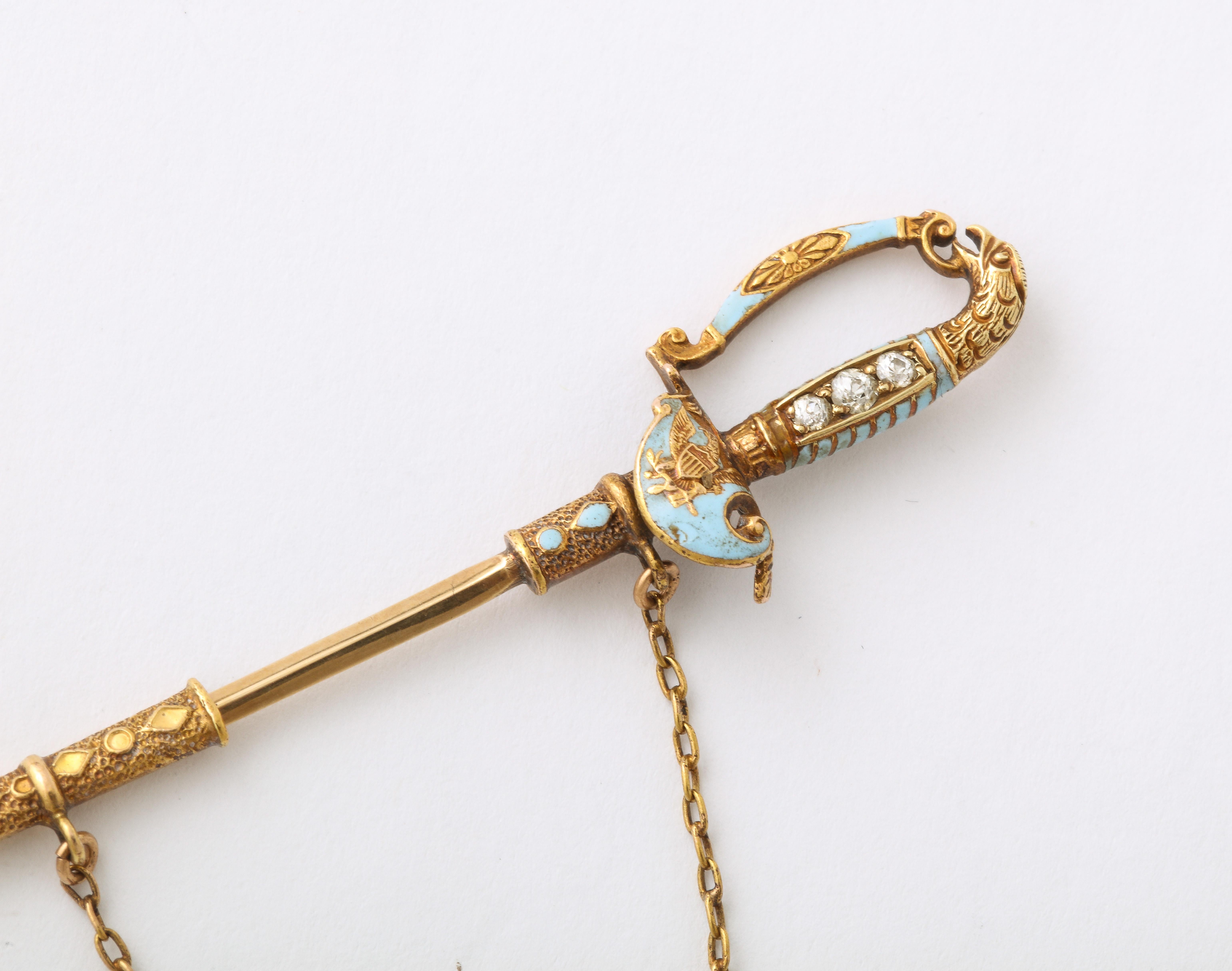 Viktorianische Schwertbroschen aus Gold, Emaille, Perlen und Diamanten (Rundschliff) im Angebot