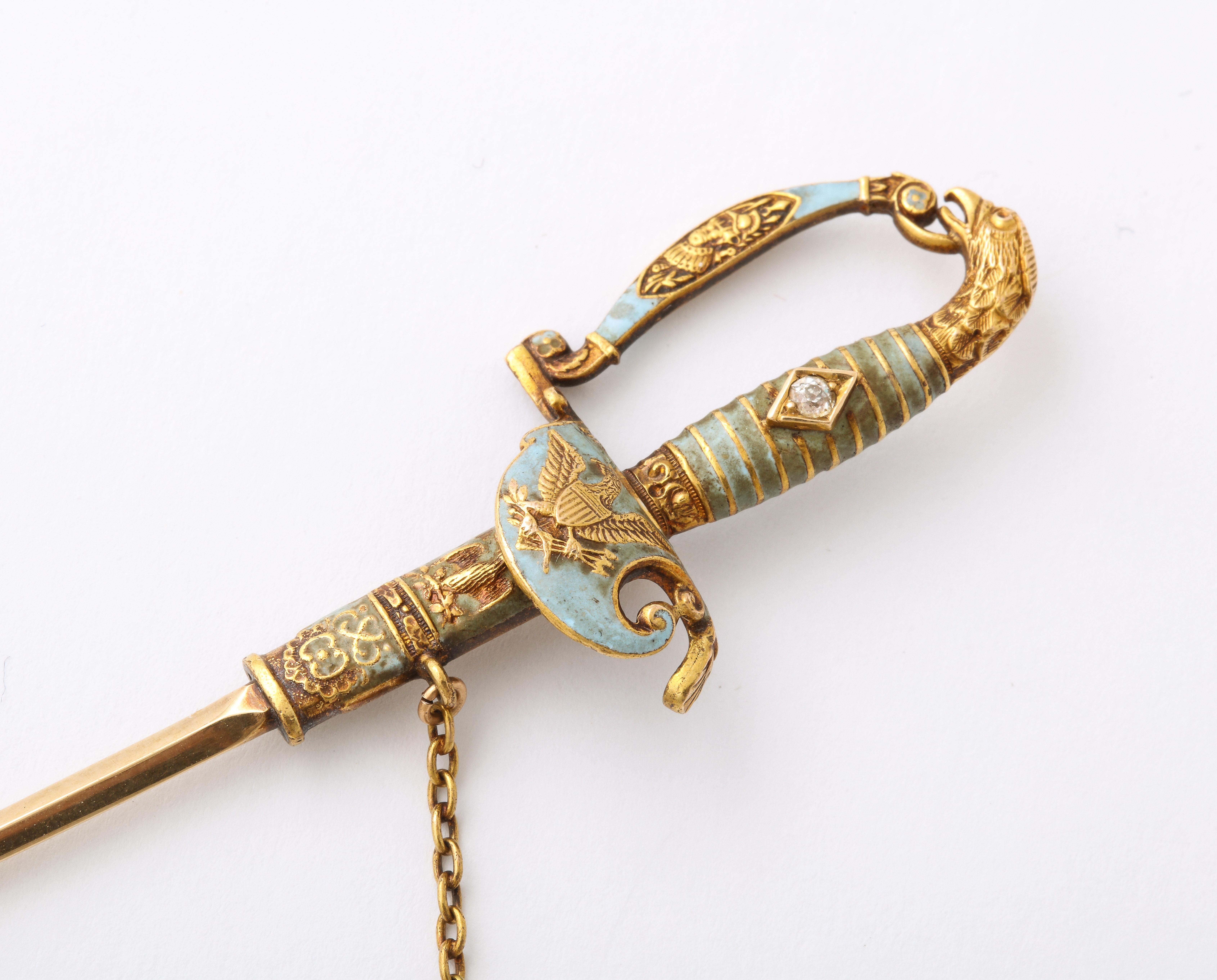 Viktorianische Schwertbroschen aus Gold, Emaille, Perlen und Diamanten im Zustand „Hervorragend“ im Angebot in Stamford, CT