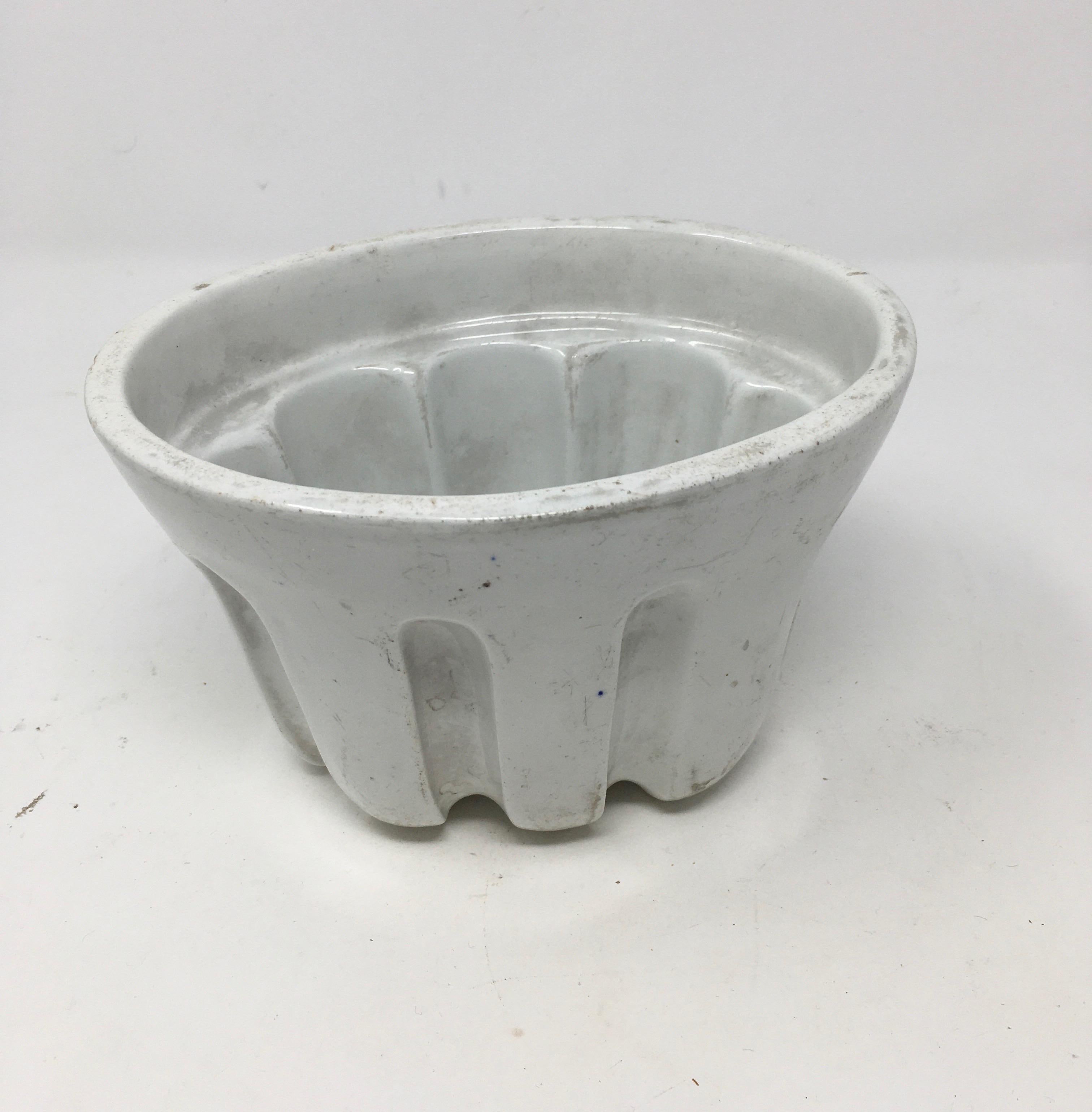 Victorian Ironstone Mold In Good Condition For Sale In Houston, TX