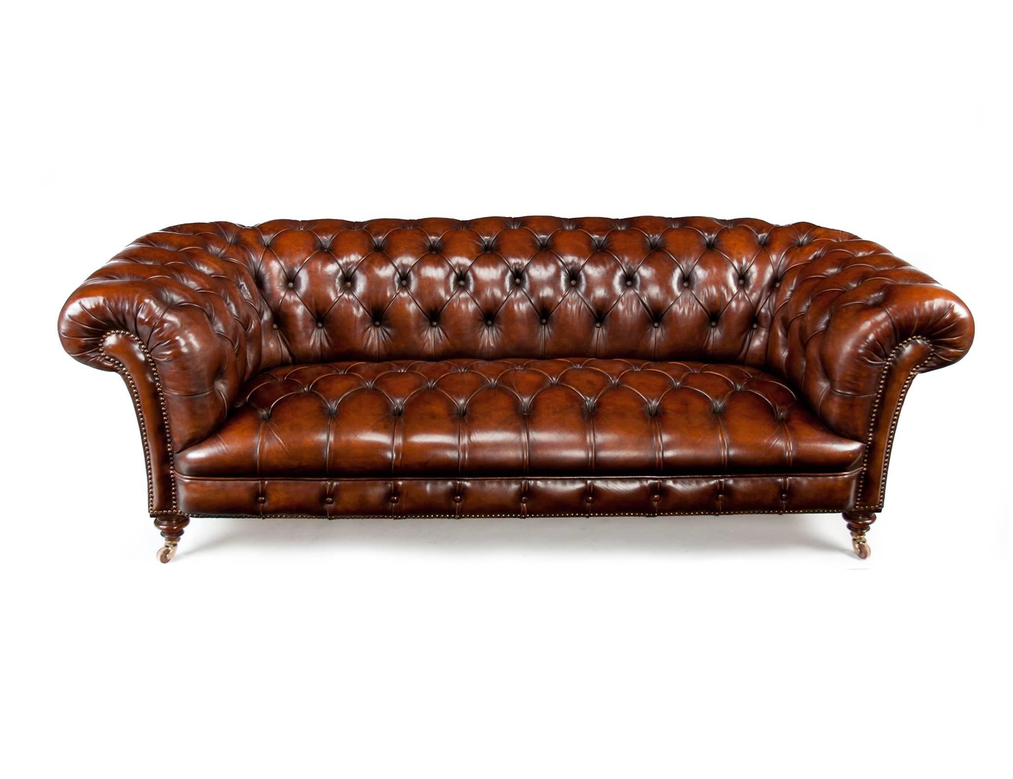 Victorian James Jas Shoolbred Leather Walnut Chesterfield Fully Stamped In Excellent Condition In Benington, Herts