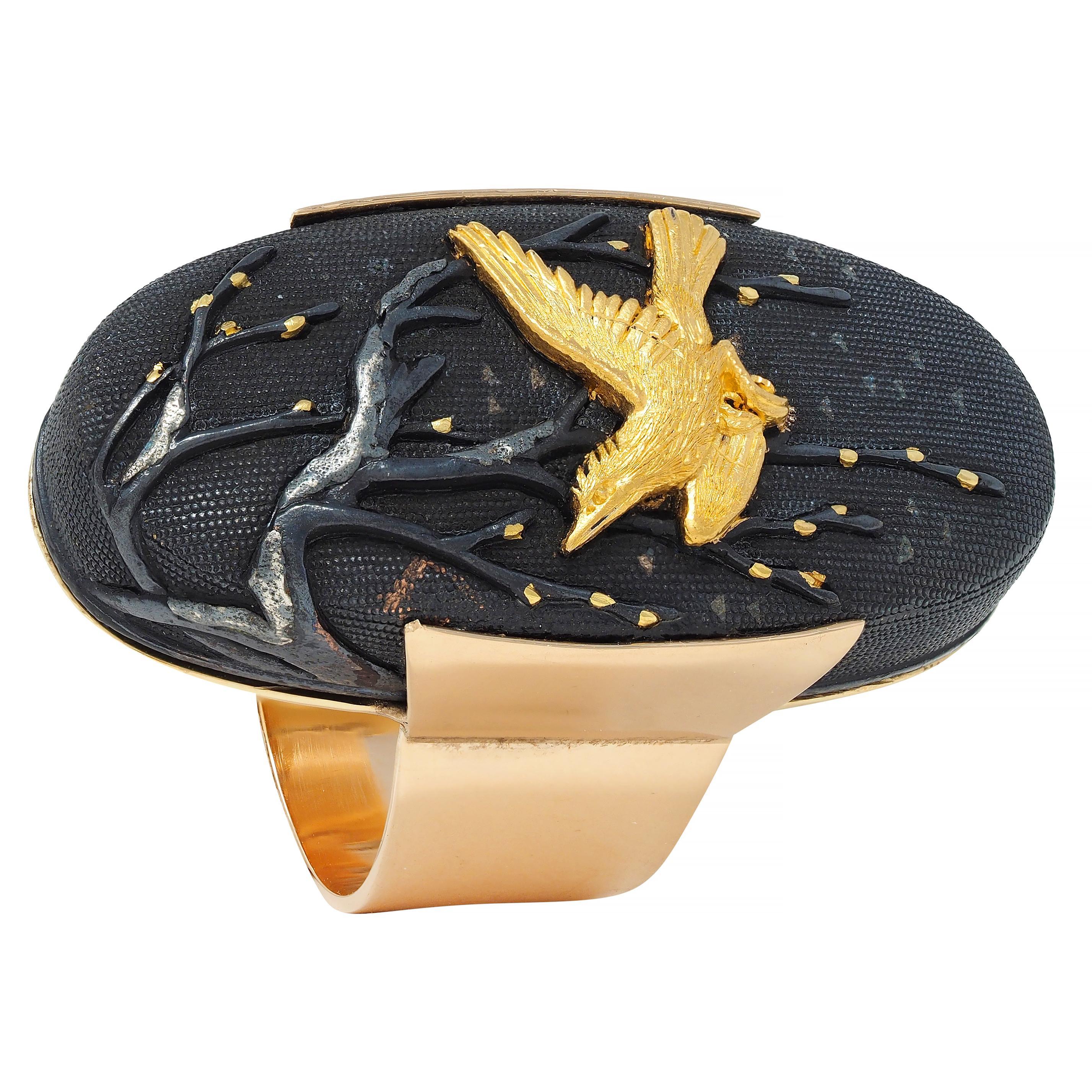 Victorian Japanese Shakudo 14 Karat Yellow Gold Swallow Bird Antique Ring For Sale 7