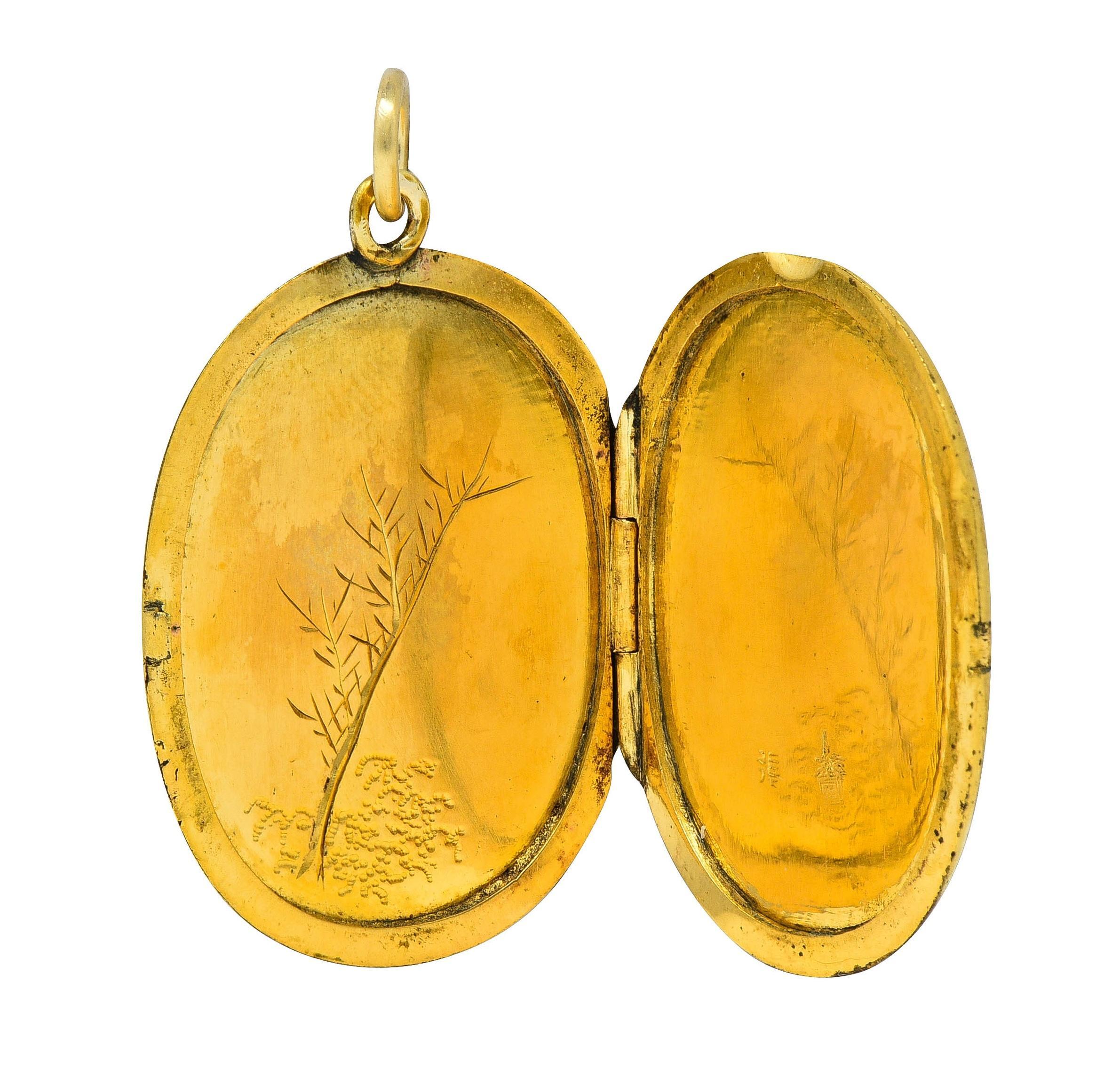 Victorian Japanese Shakudo 18 Karat Yellow Gold Antique Portrait Locket Pendant In Excellent Condition For Sale In Philadelphia, PA