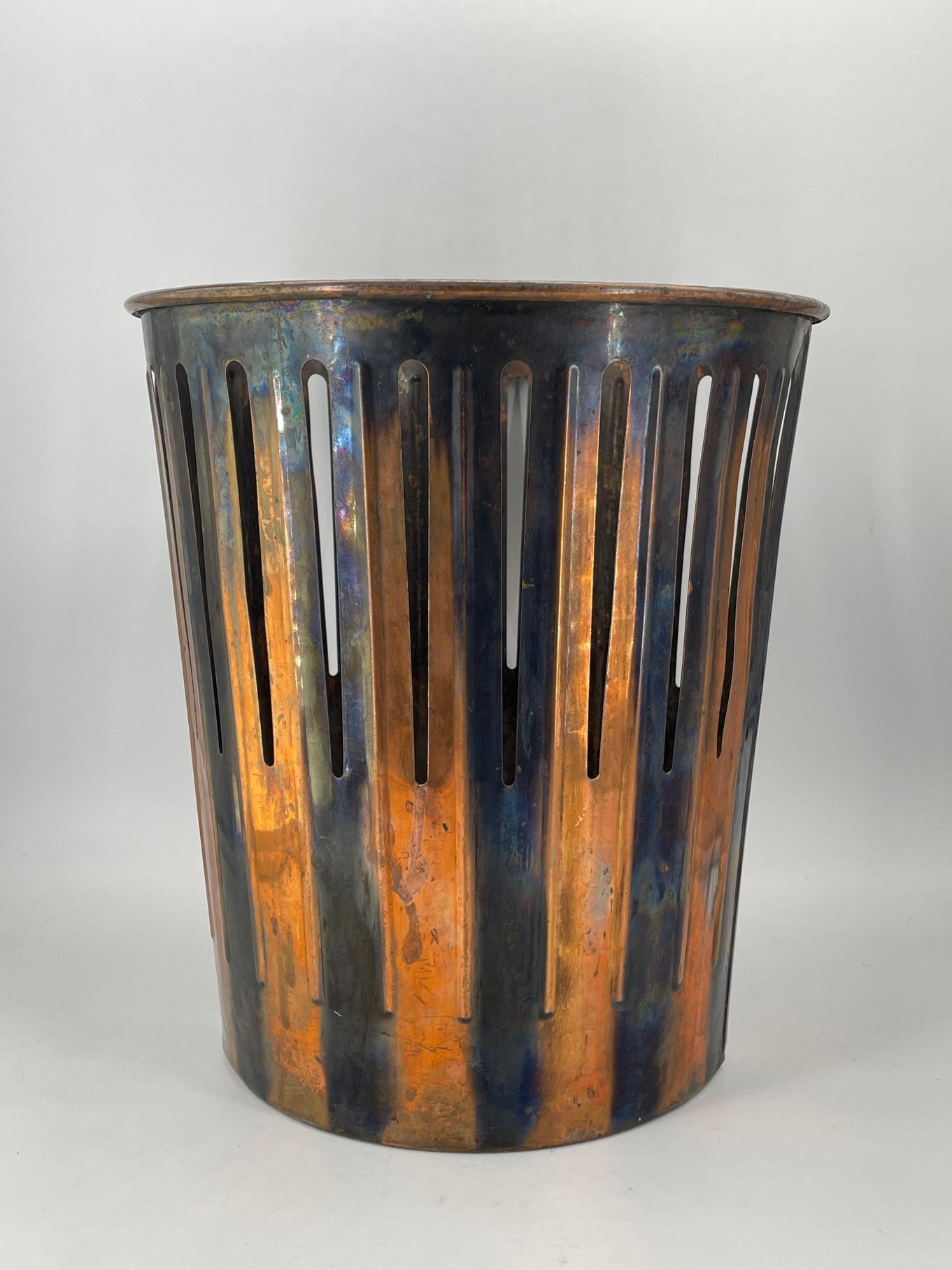 A relic right out of the American Industrial Revolution. An extremely well preserved example, with still very bright japanned finish all around the exterior surfaces. This example is free of holes or tears, just scuffs and denting from over 100