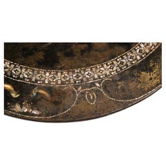 Mesa basculante victoriana de papel maché con incrustaciones de nácar, c.1850 pintada a mano