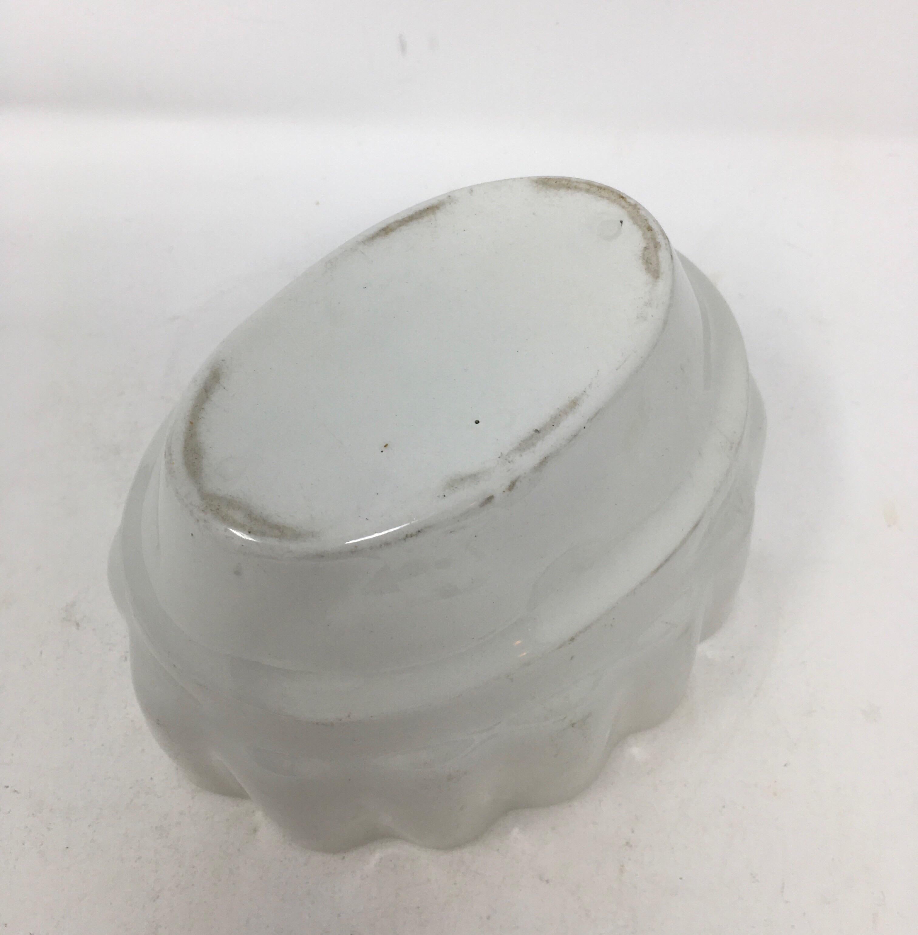 Victorian Jelly Mold In Good Condition In Houston, TX