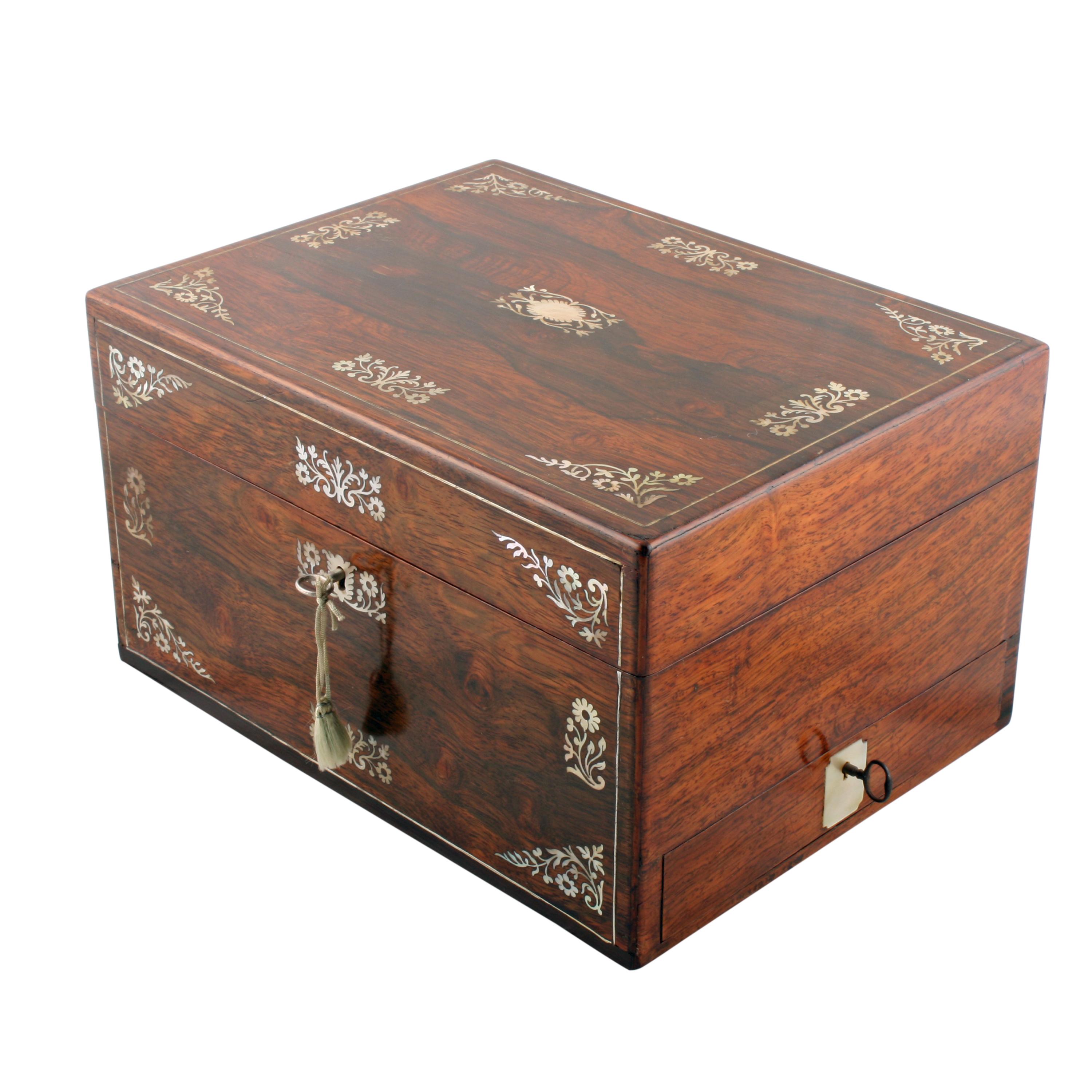 Victorian Jewellery Dressing Box In Good Condition For Sale In Newcastle Upon Tyne, GB