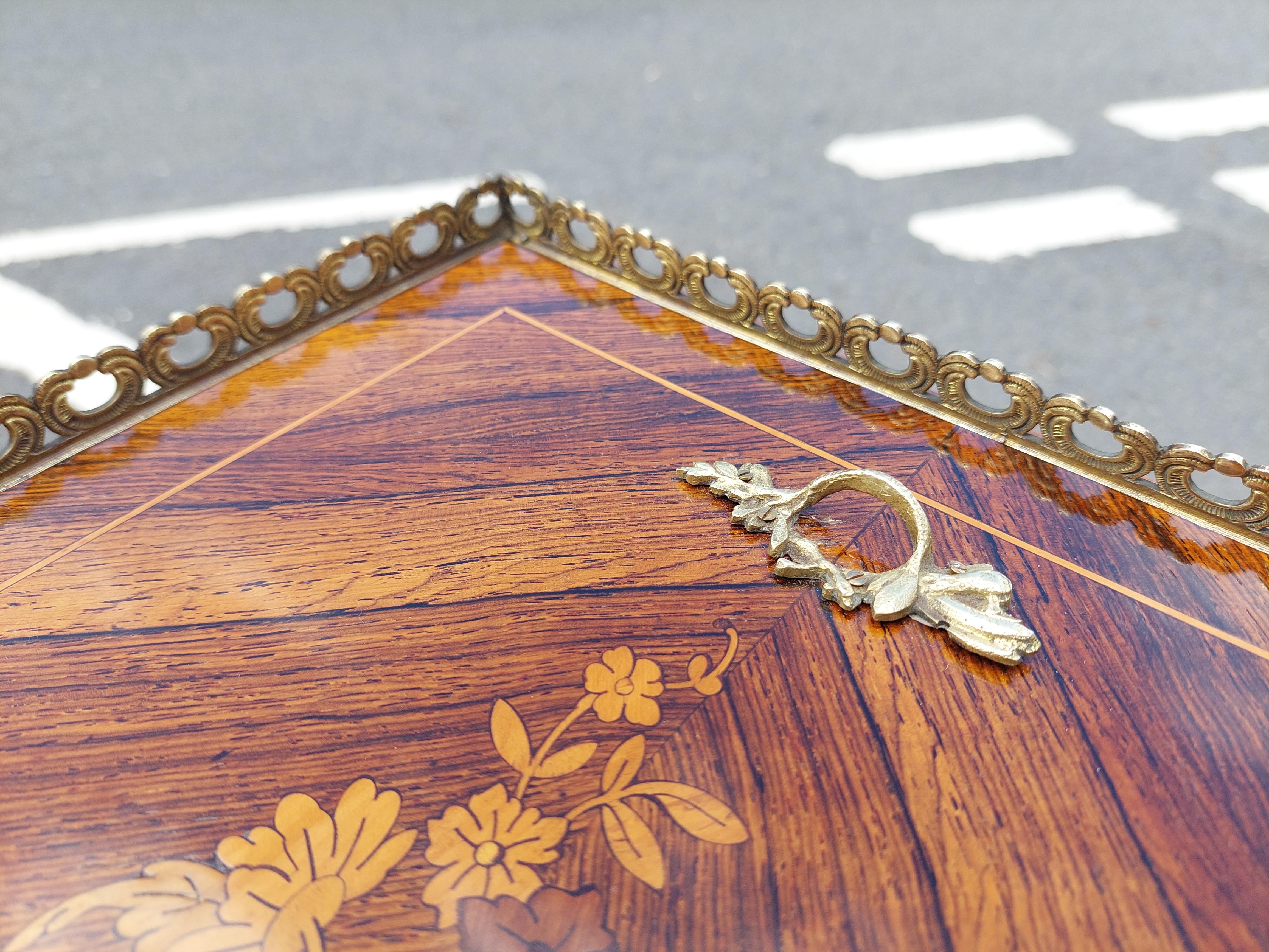 Anglais Table Jardinière victorienne en bois de rose et métal doré en vente