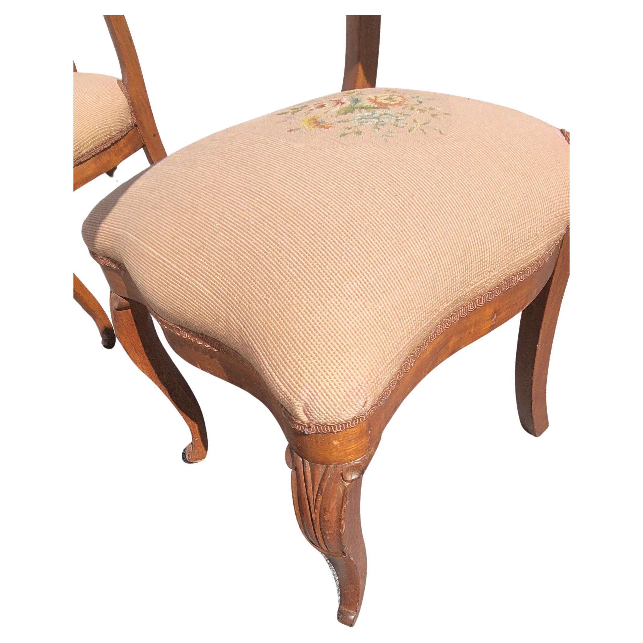 Chaises d'appoint victoriennes à dossier en échelle en acajou sculpté à l'aiguille,  Paire en vente 3