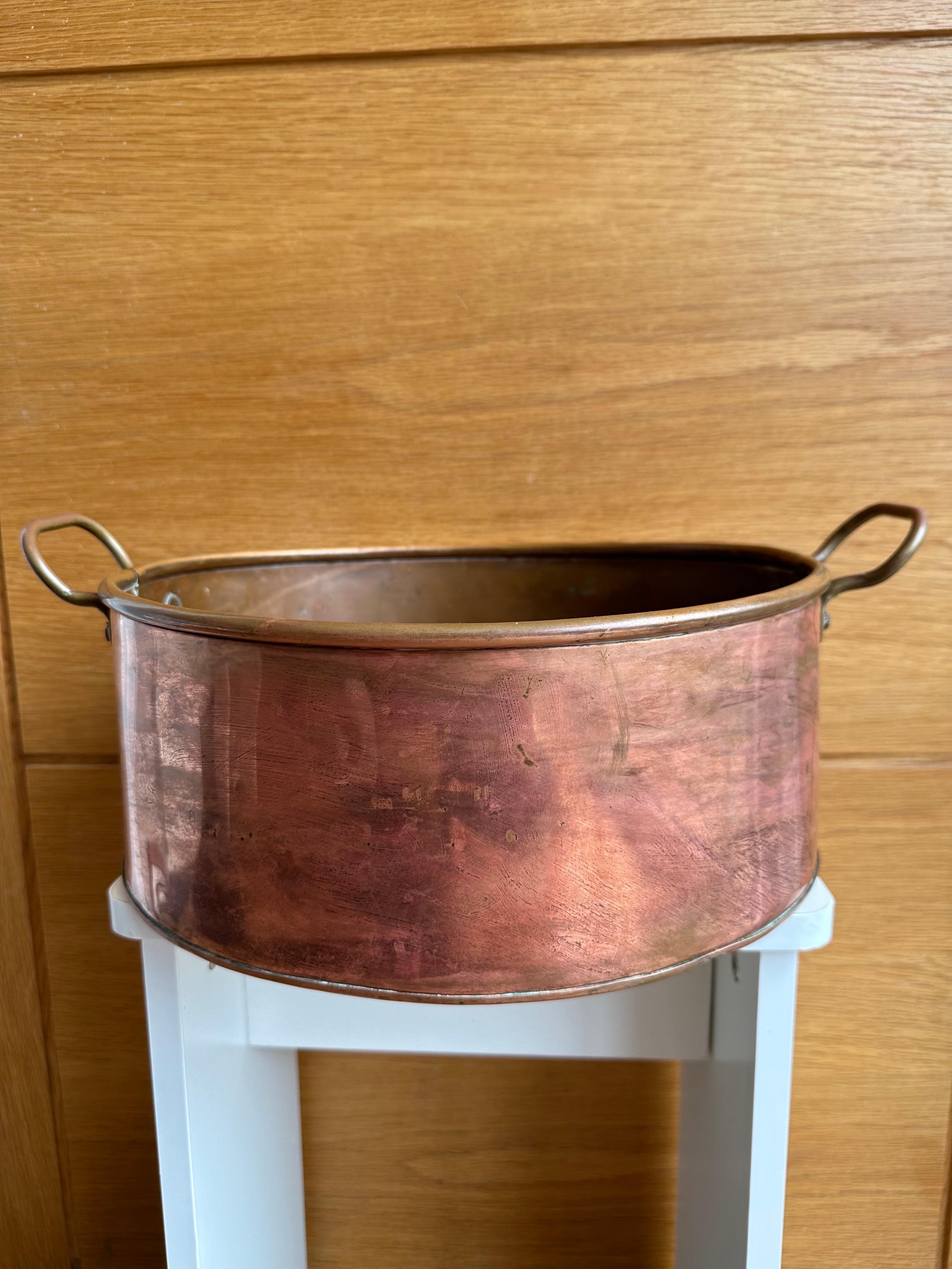 English Victorian Large Copper Cooking Pot, 19th Century For Sale