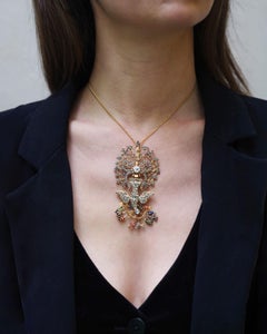 Victorian large Holy Spirit Pendant in 18k gold, French regional pendant