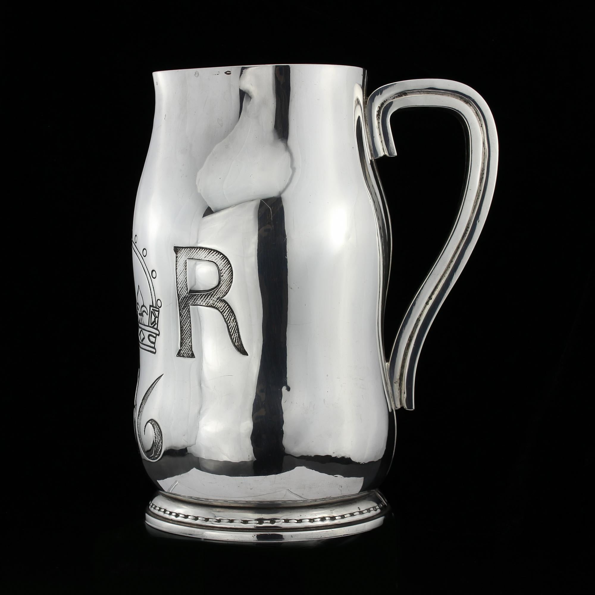 Victorian Large Sterling Silver Jug, London 1890 In Good Condition For Sale In Braintree, GB