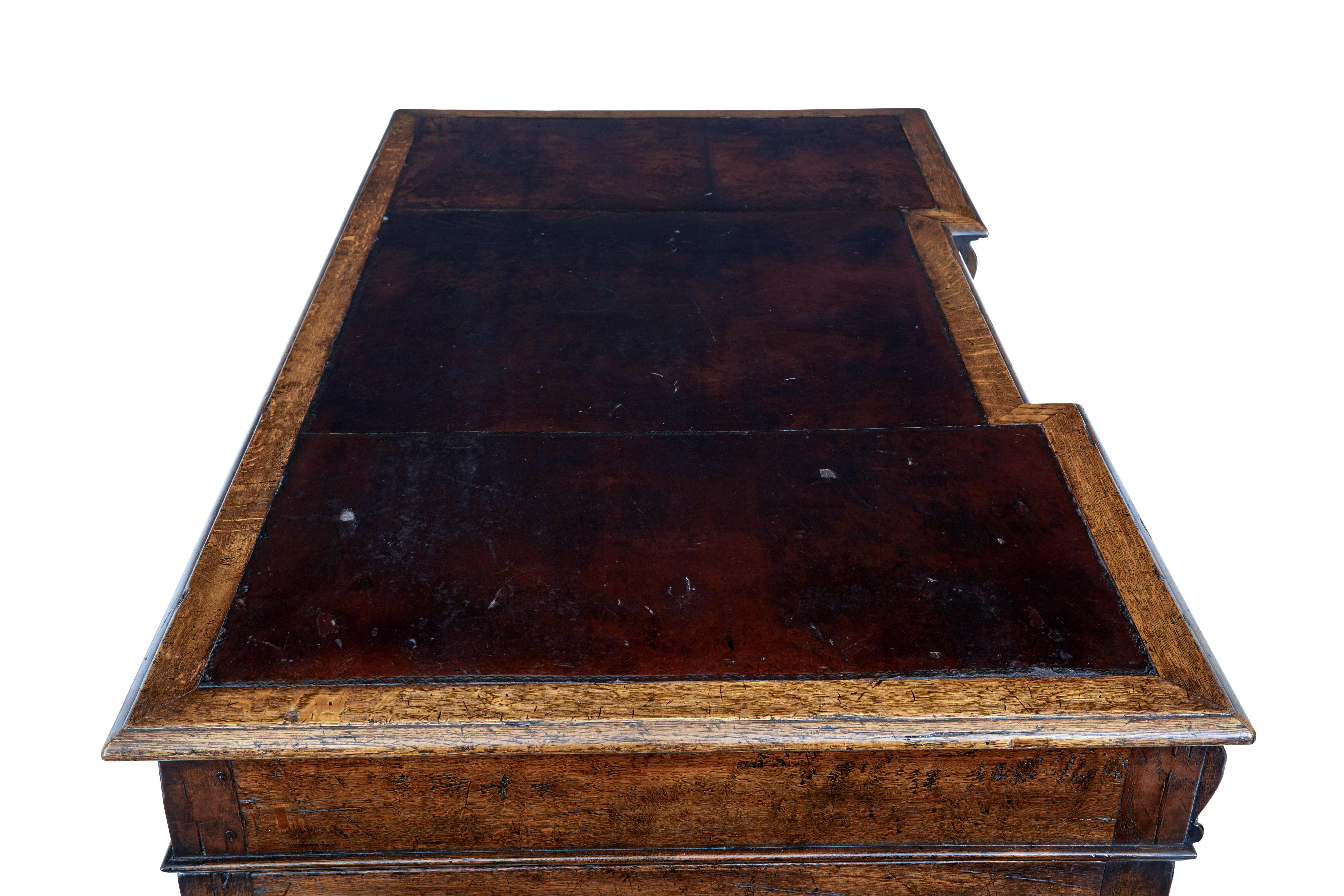Victorian late 19th century carved oak pedestal desk For Sale 1