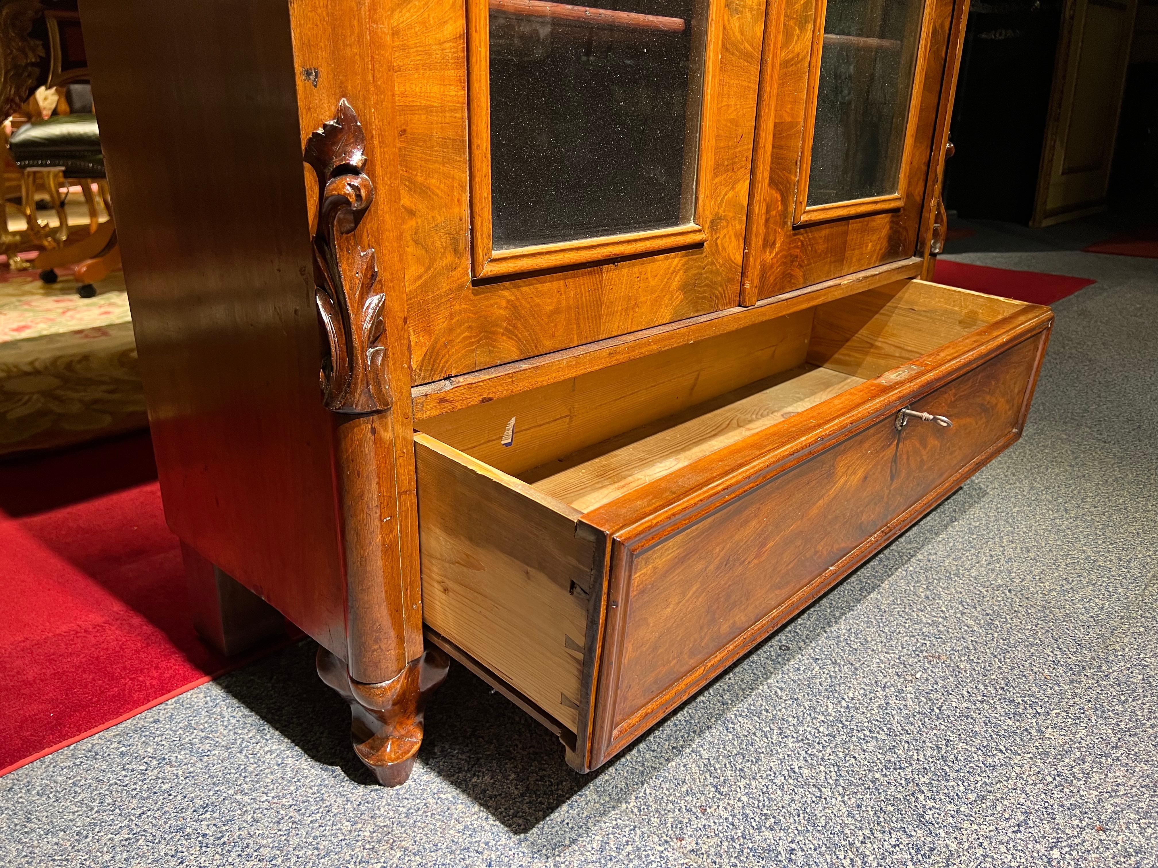 Victorian Late Biedermeier Vitrine Walnut Veneer with Glass front For Sale 9