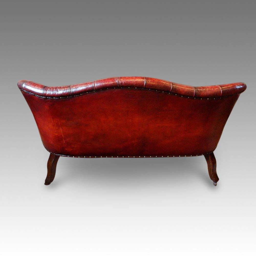 English Victorian deep buttoned red Leather Sofa, 19th century loveseat 2