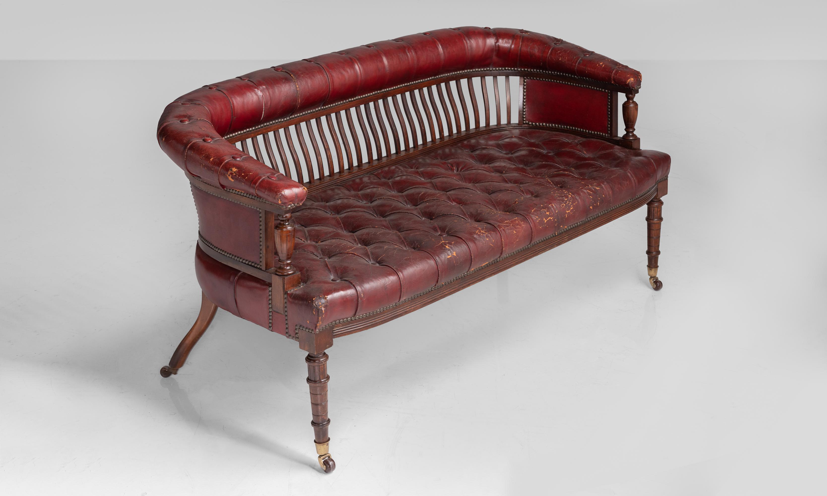 English Victorian Leather & Walnut Sofa, England, circa 1900