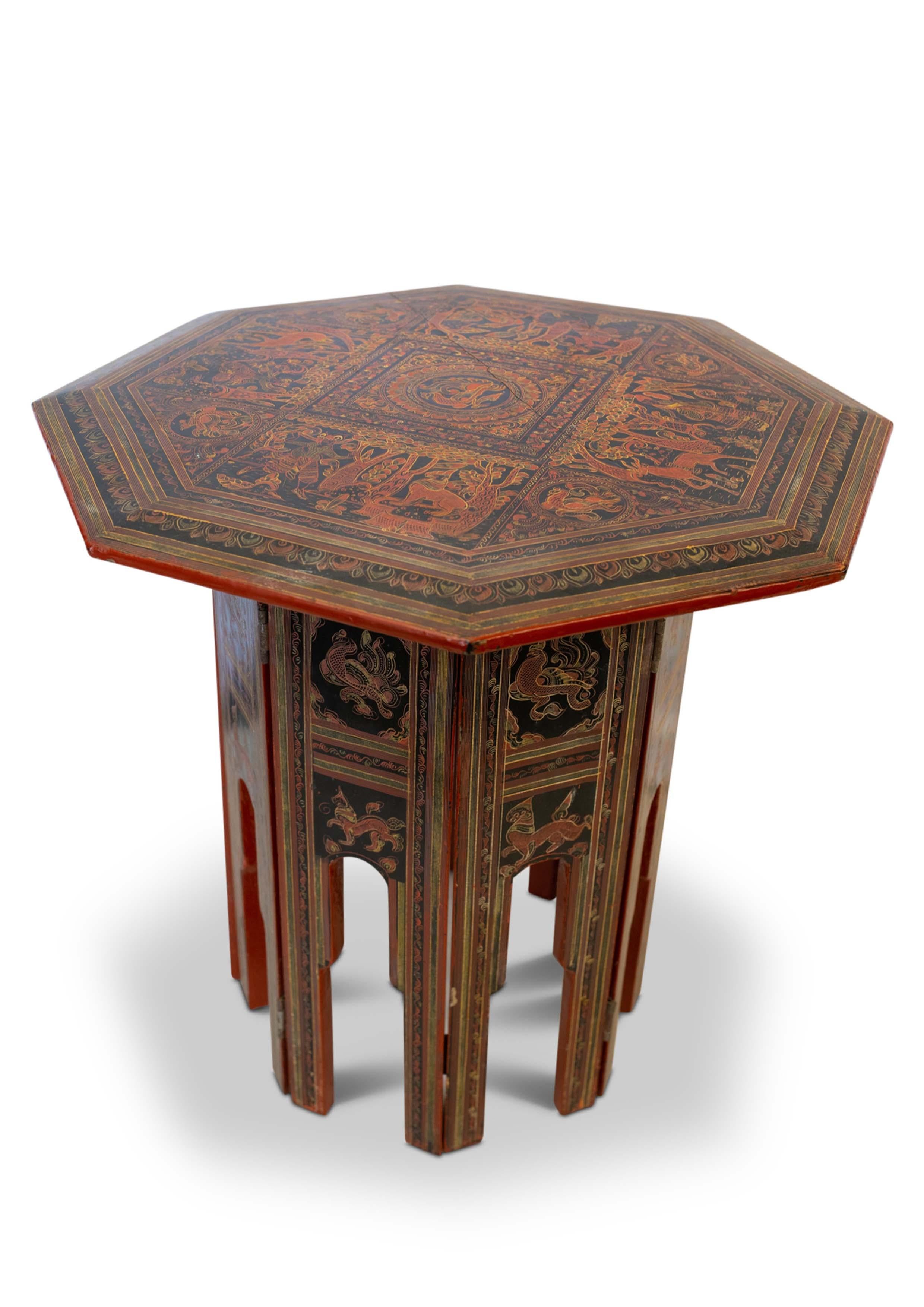 Laiton Table à thé pliante de style oriental victorien Liberty of London avec peintures 1890s en vente
