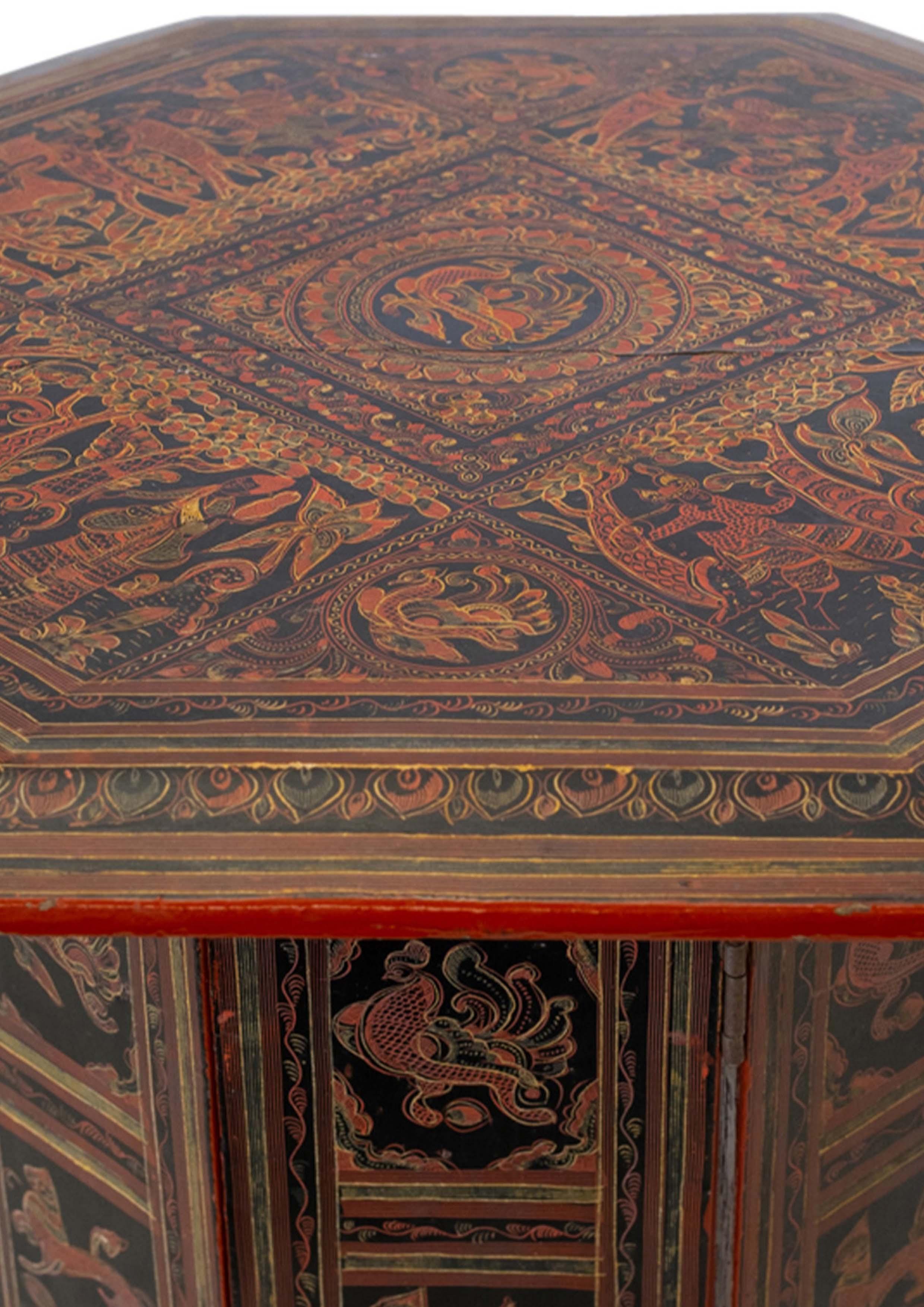 Table à thé pliante de style oriental victorien Liberty of London avec peintures 1890s en vente 1