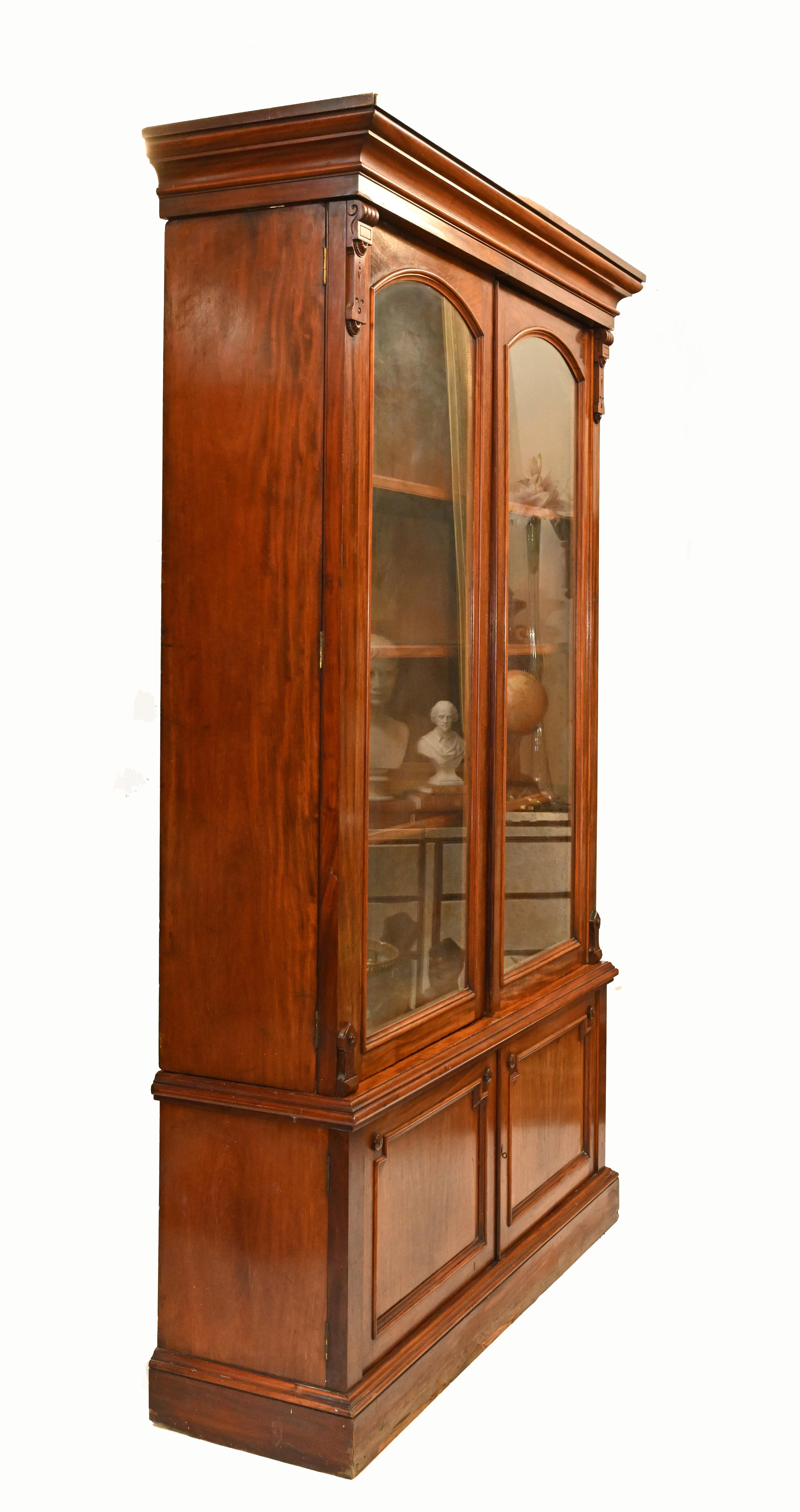 Victorian Library Bookcase Display Cabinet Mahogany, 1840 For Sale 7