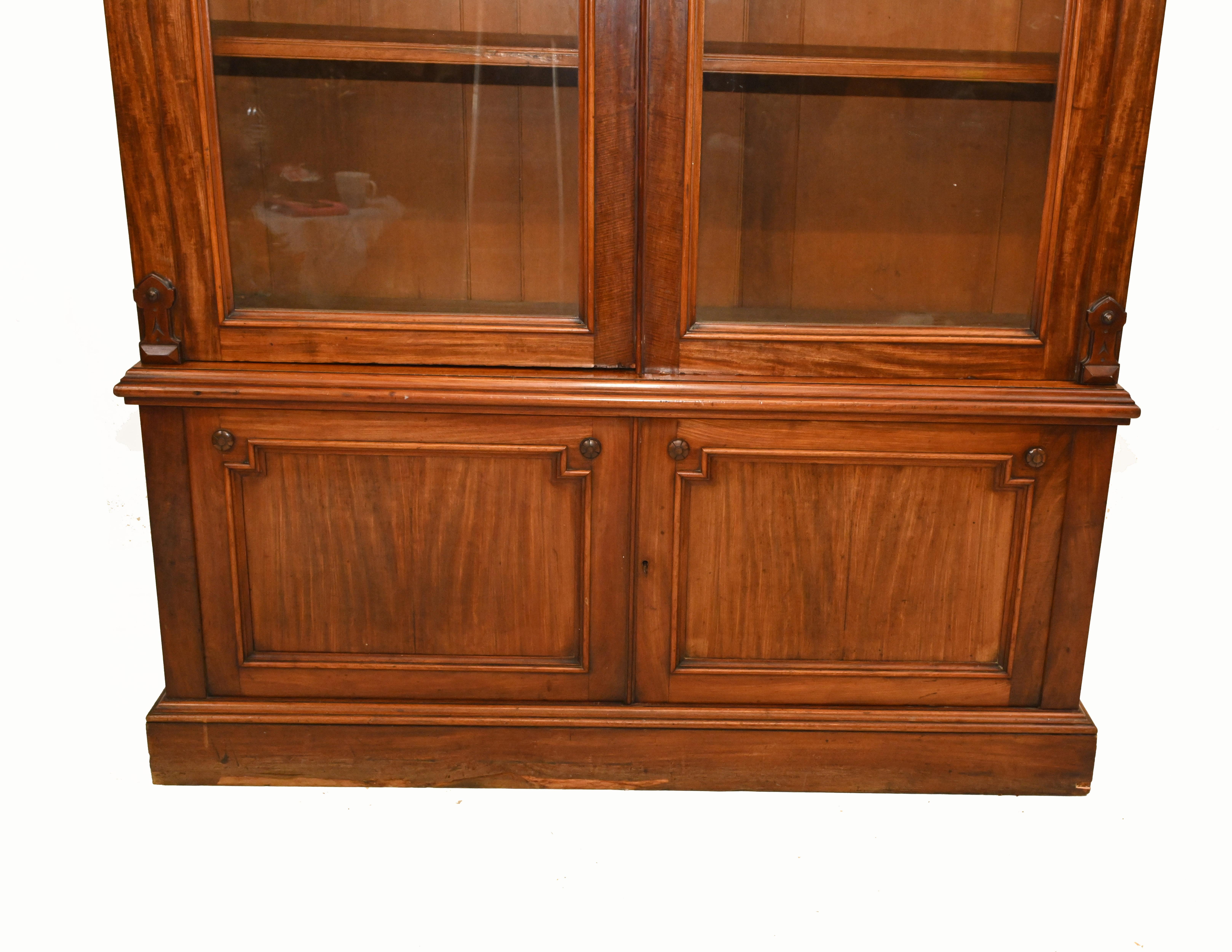 Victorian library bookcase display stunning period early-Victorian library bookcase
Hand crafted from mahogany with glass fronted top
We date this piece to circa 1840 and it's in great shape
Viewing by appointment
Offered in great shape ready