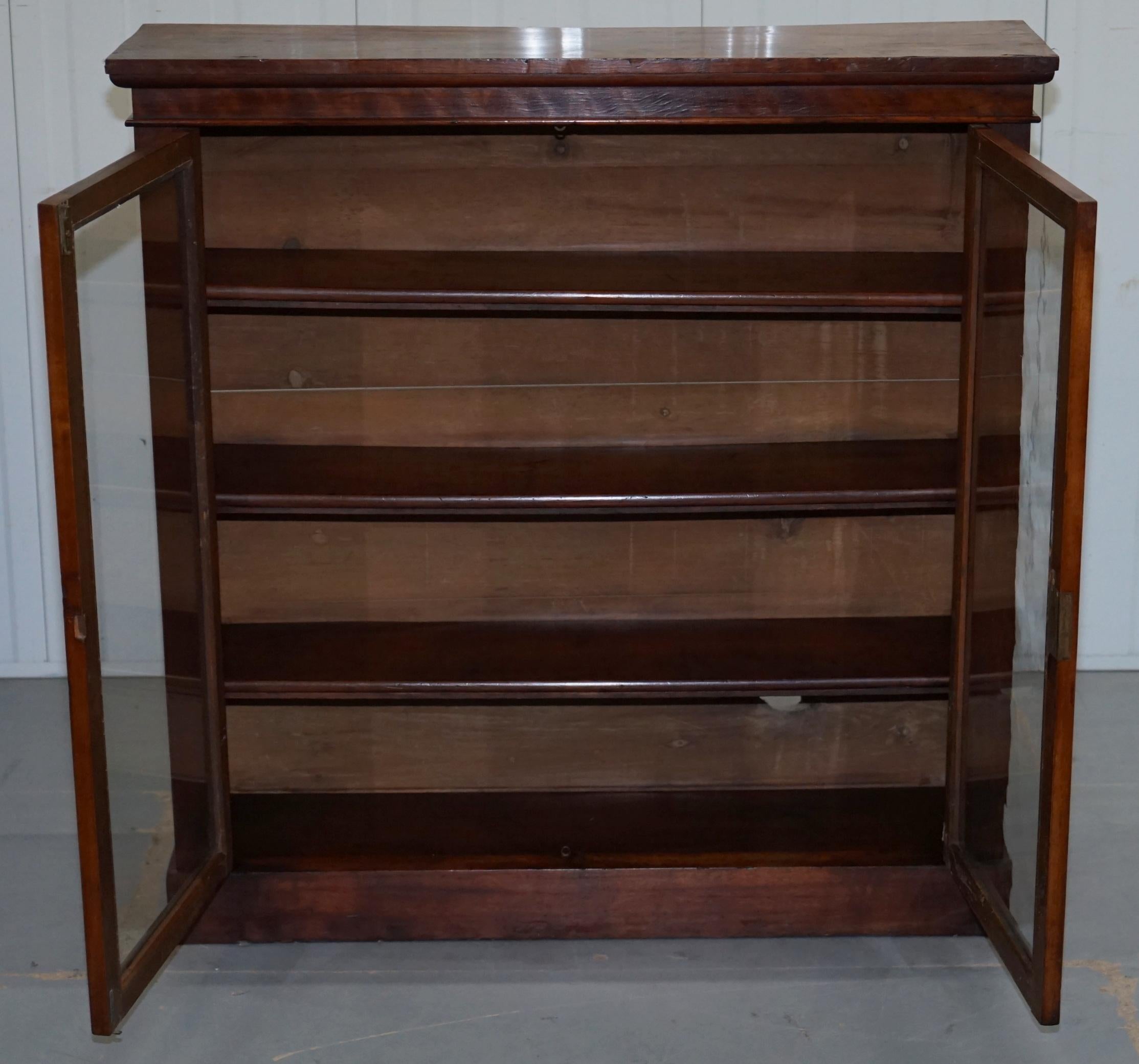 Victorian Library Bookcase in Mahogany with Glazed Doors 12