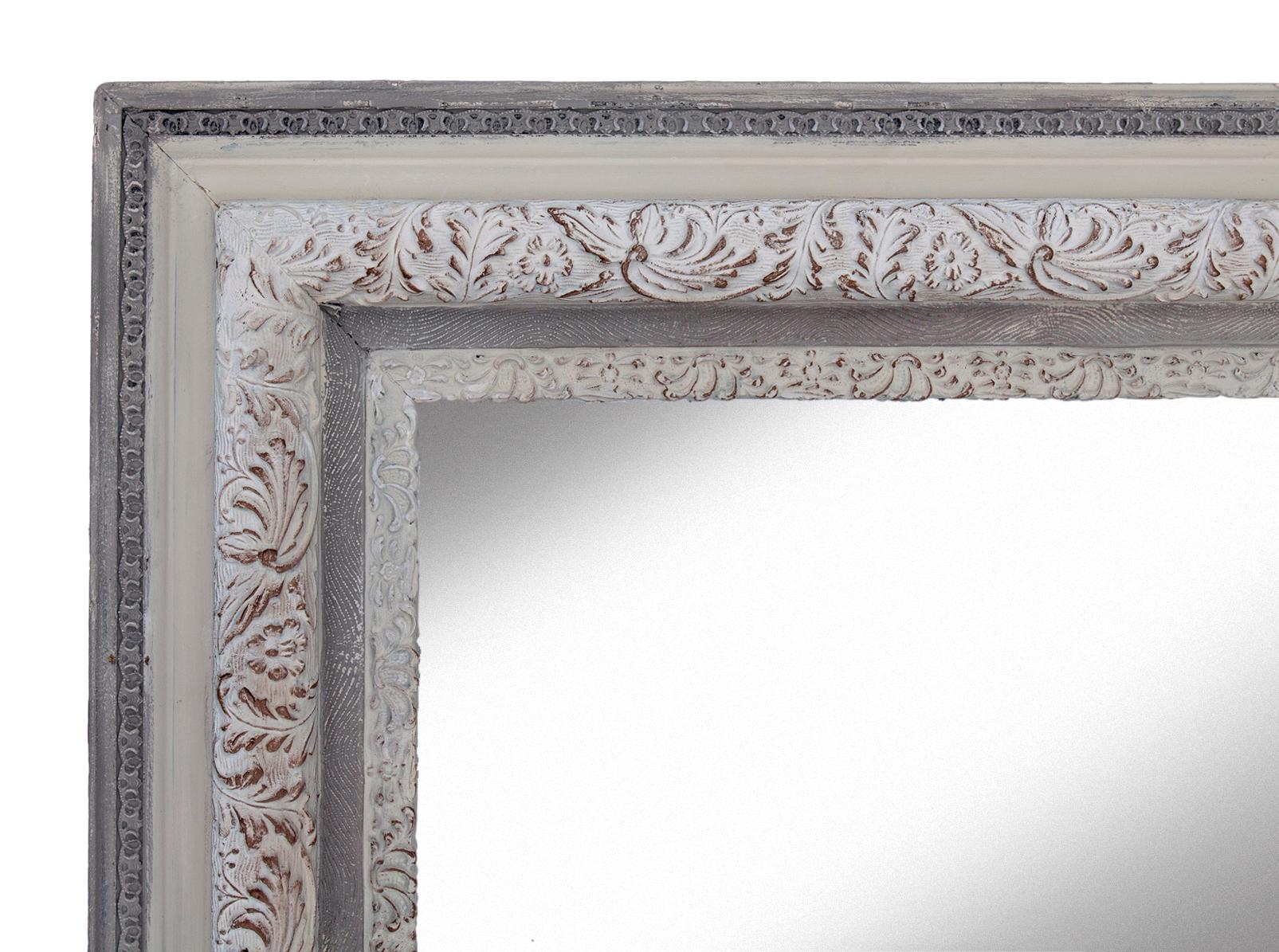 Specchio vittoriano in gesso e pino dipinto a mano in vendita 4