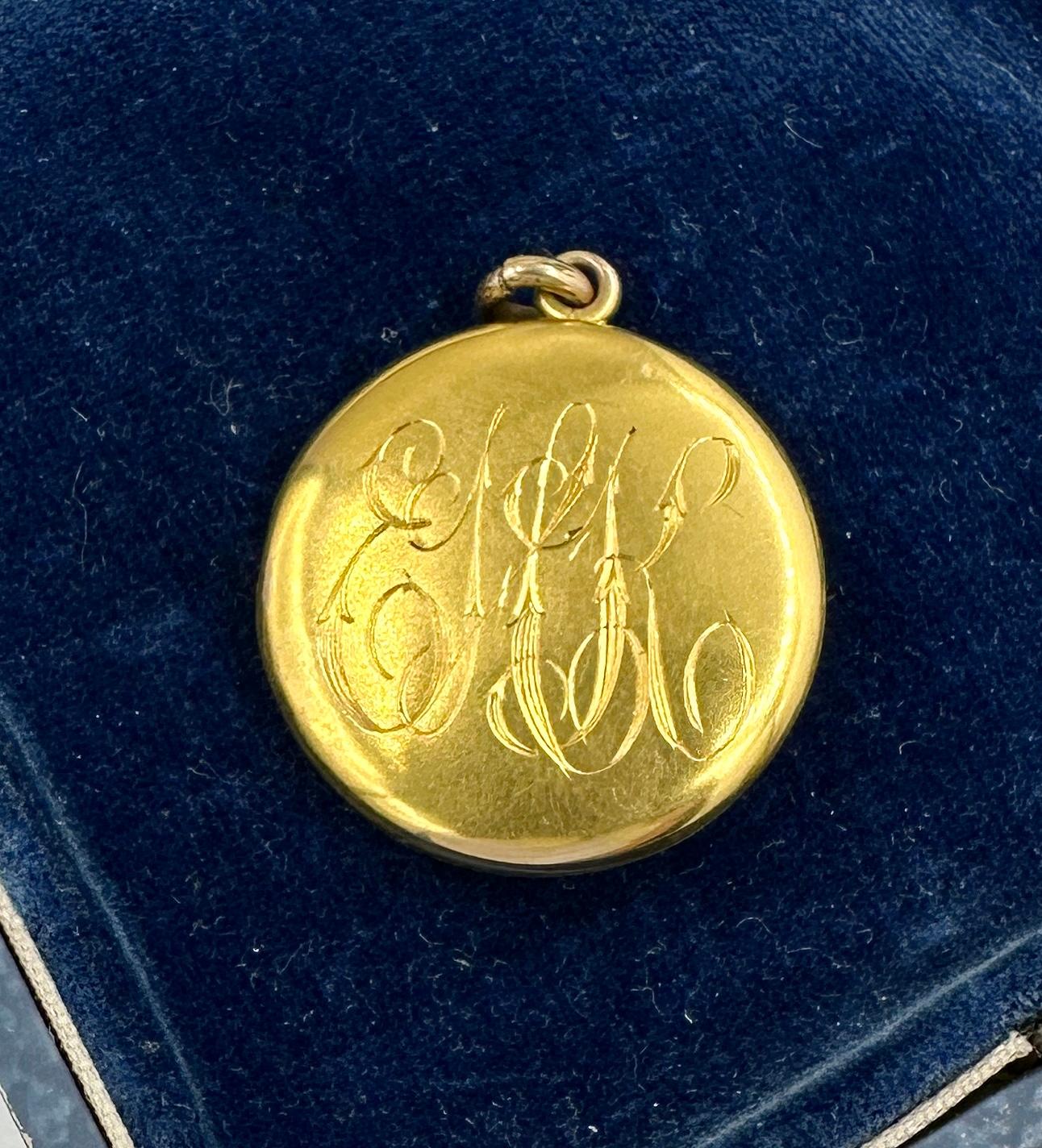 Women's or Men's Victorian Lion Locket Old Mine Cut Diamond Peridot Gold Pendant Necklace  For Sale