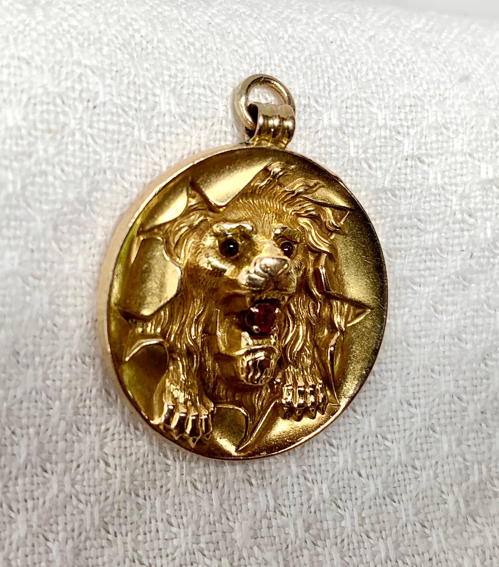 da uomo o donna Ciondolo Leone Vittoriano Rubino Oro 14 Carati Circo Hoop Pantera Leopardo Tigre in vendita