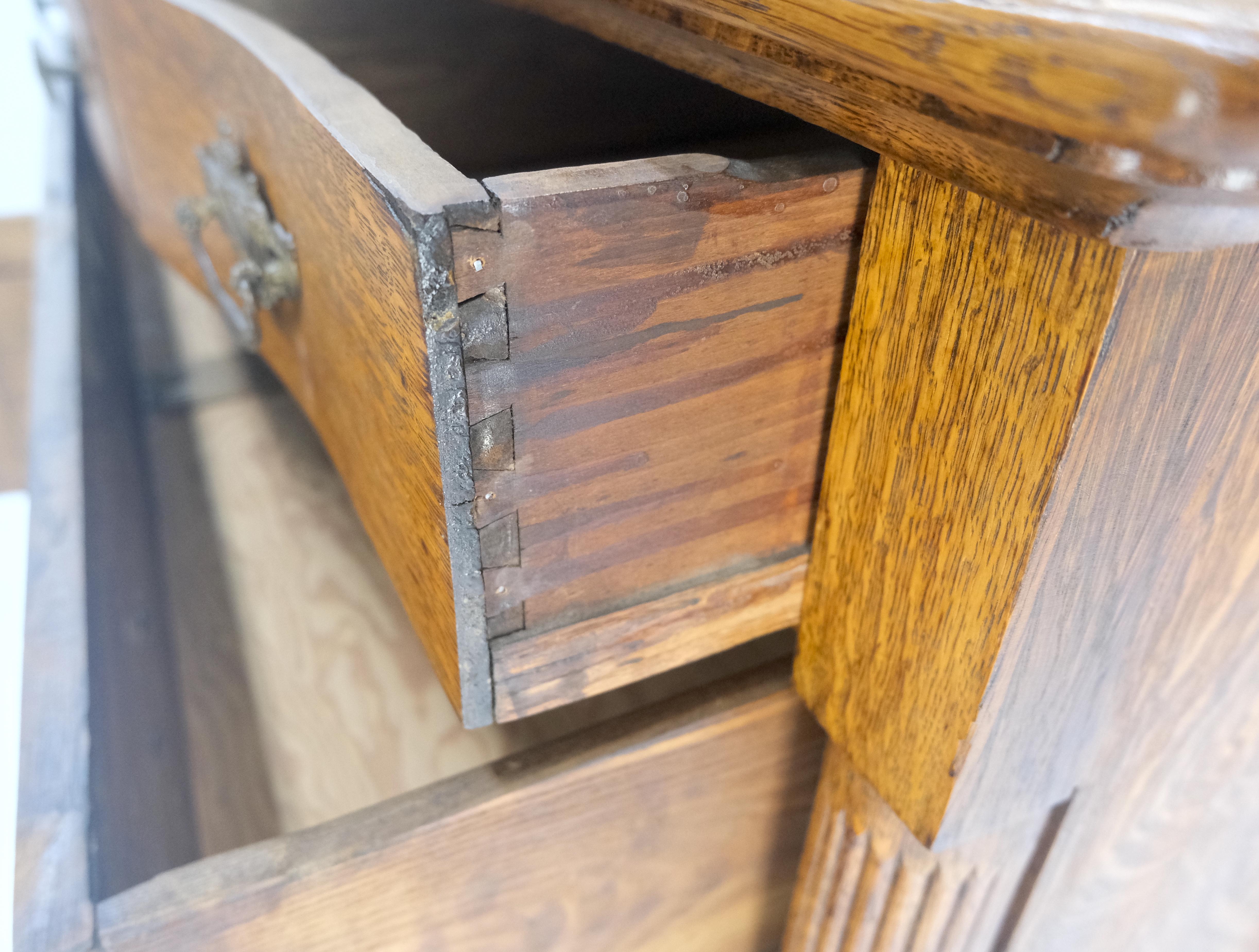 Victorian Lions Heads Mirrored Backsplash Fine Carved Oak Sideboard MINT! For Sale 11