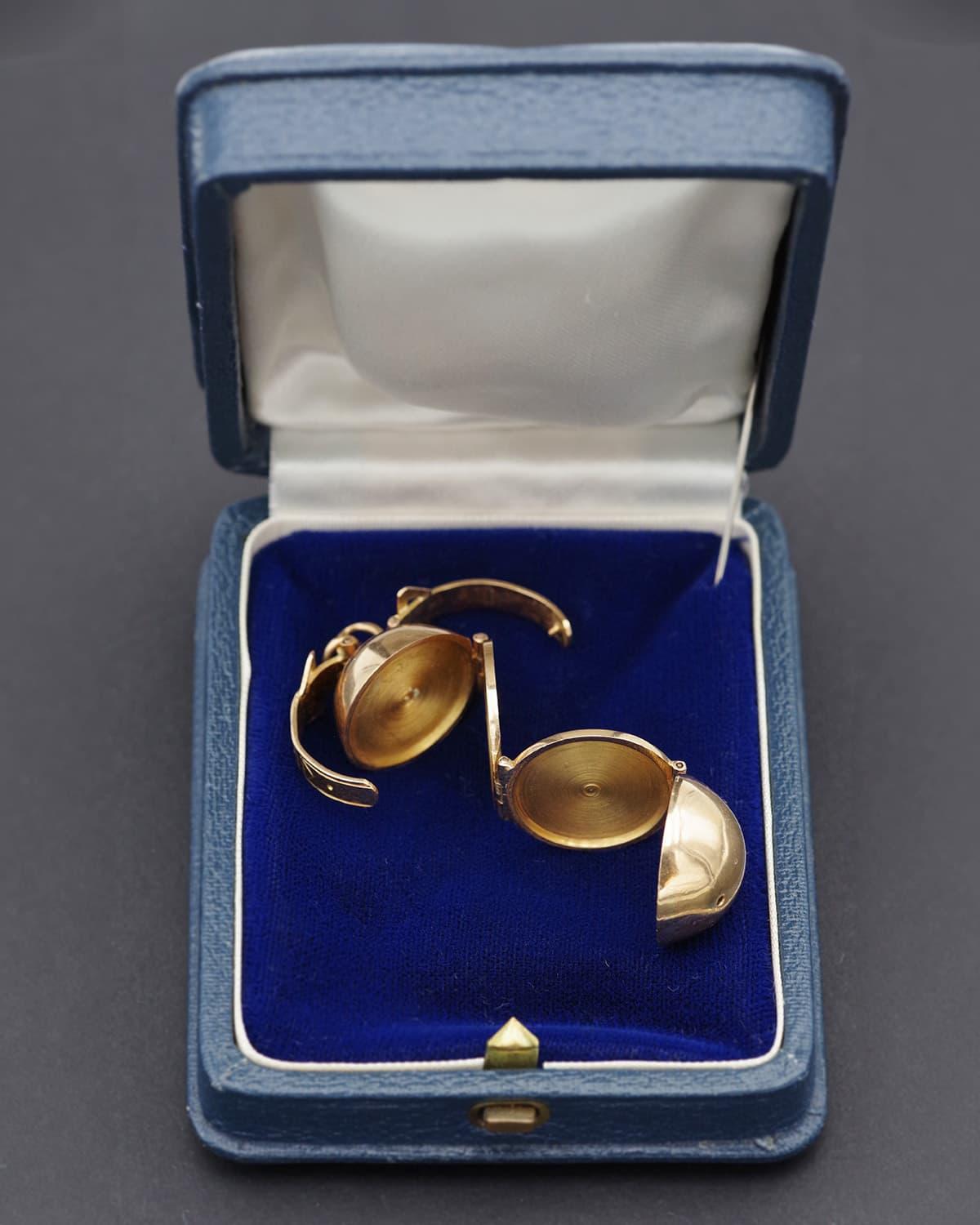 Tardo vittoriano Ciondolo a forma di medaglione vittoriano in oro 18 carati, ciondolo a forma di orbita, medaglione in vendita