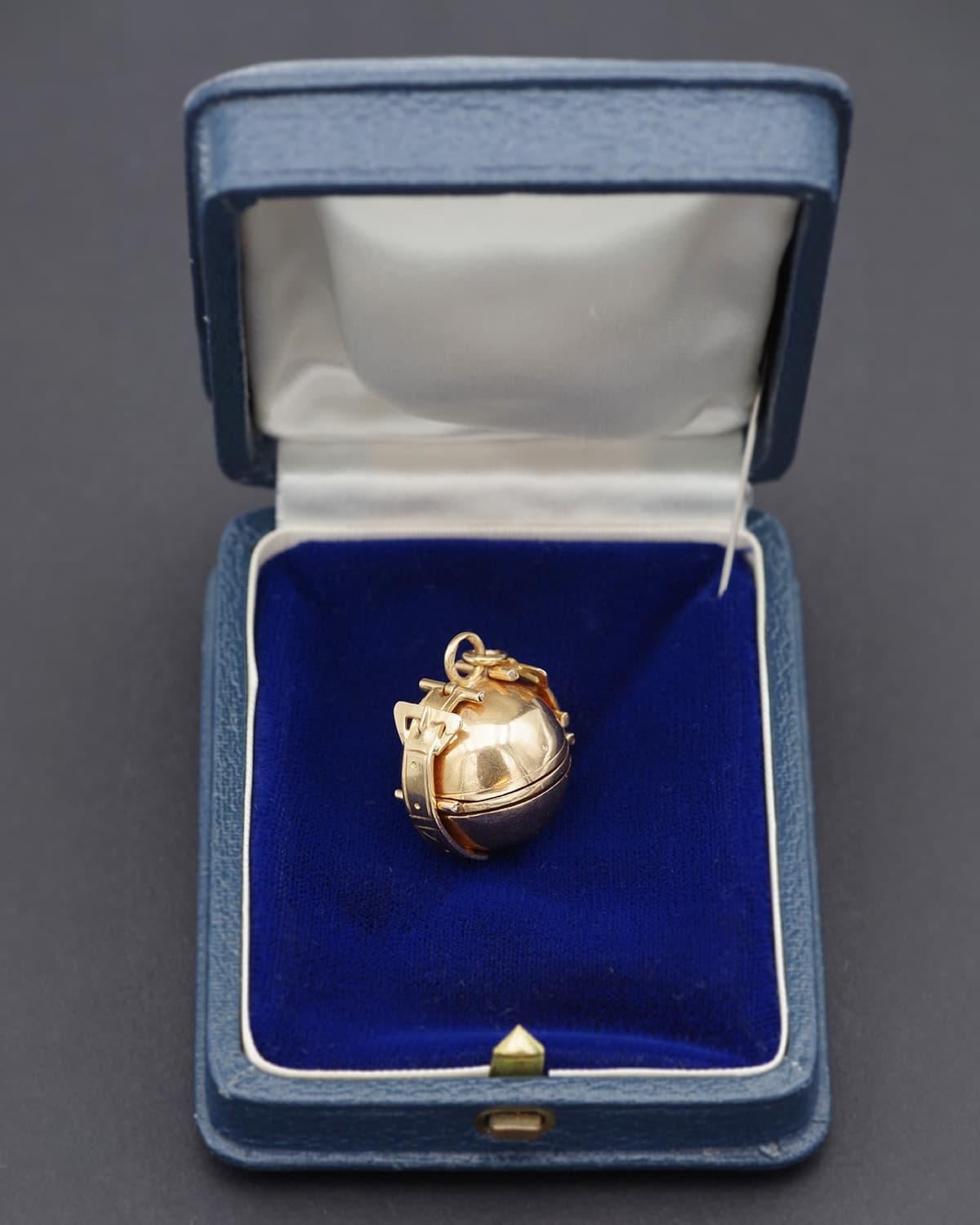 da uomo o donna Ciondolo a forma di medaglione vittoriano in oro 18 carati, ciondolo a forma di orbita, medaglione in vendita