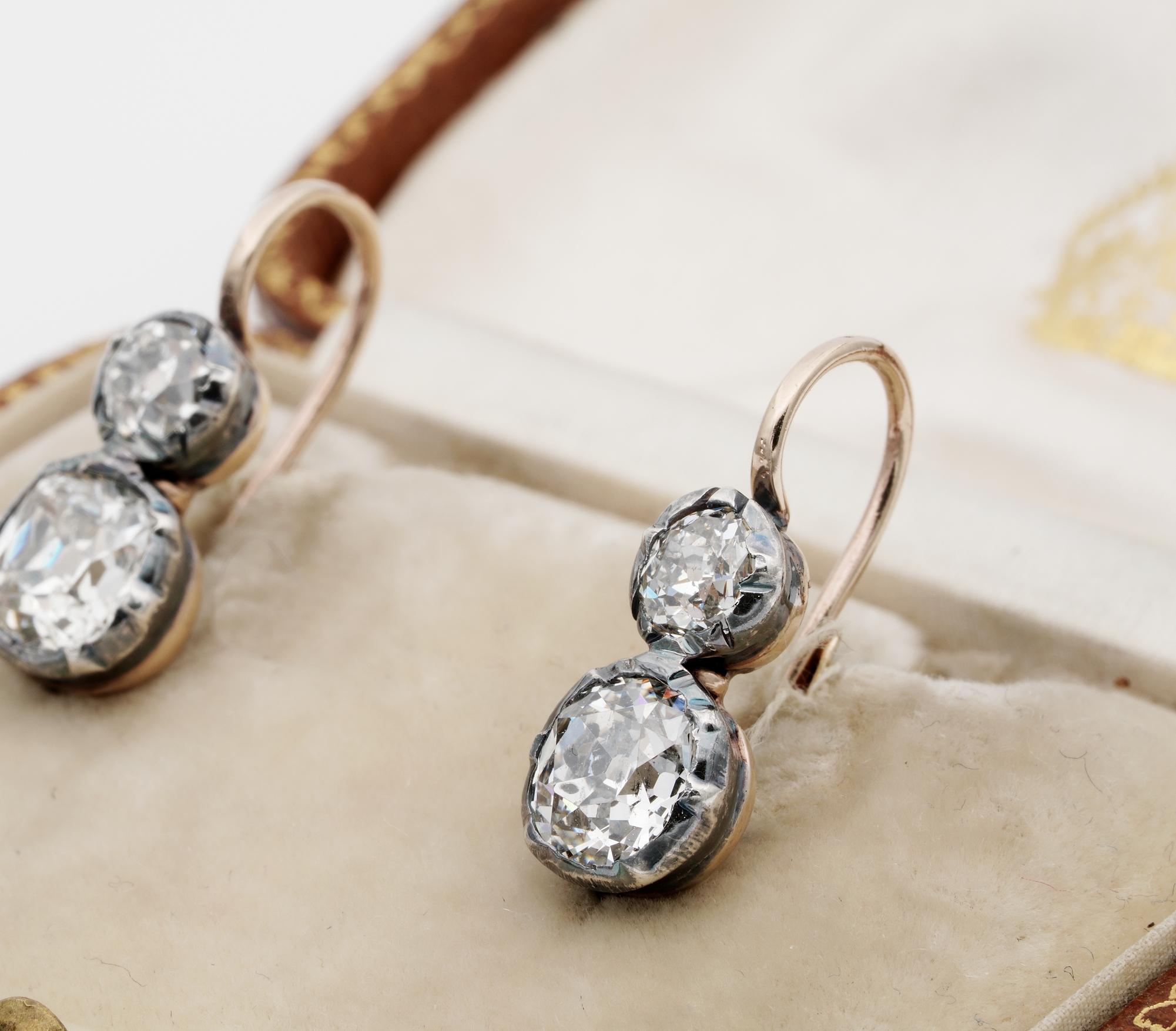 Victorian Magnificent 2.85 Ct Cushion Mine Cut Diamond Double Solitaire Earrings In Good Condition In Napoli, IT