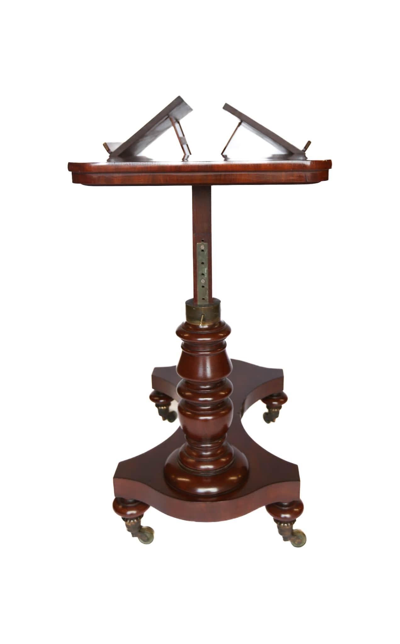British Victorian Mah double lectern Reading Table 1830s For Sale