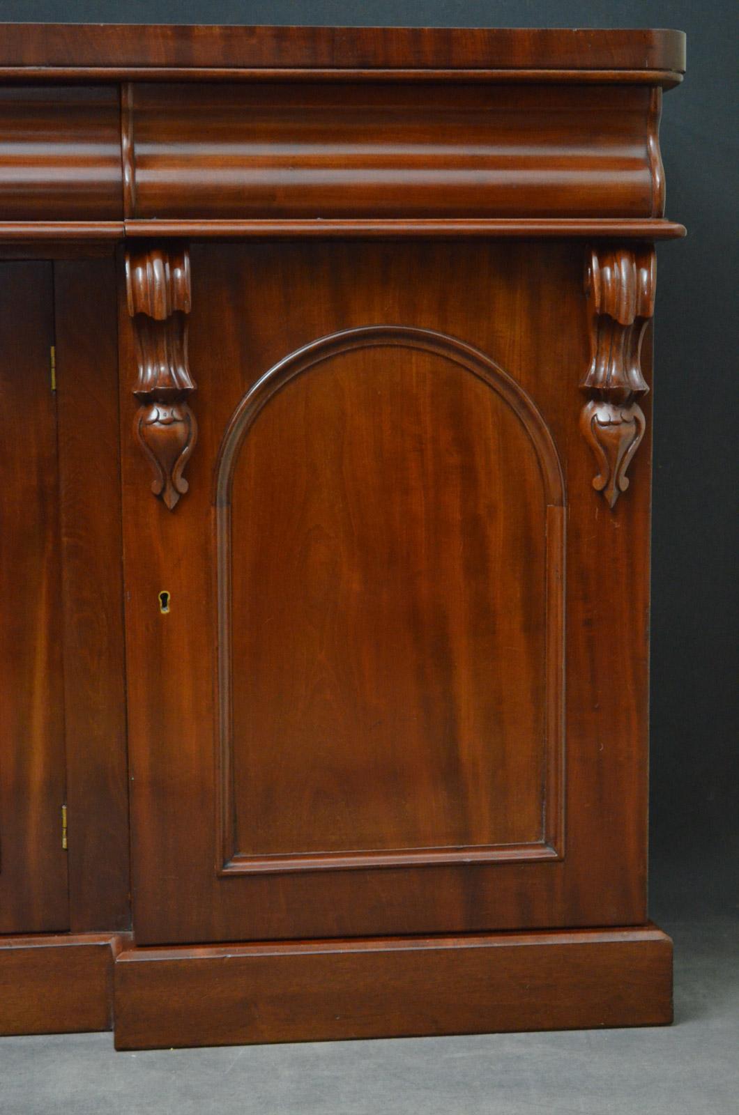 Victorian Mahogany 4-Door Sideboard 3