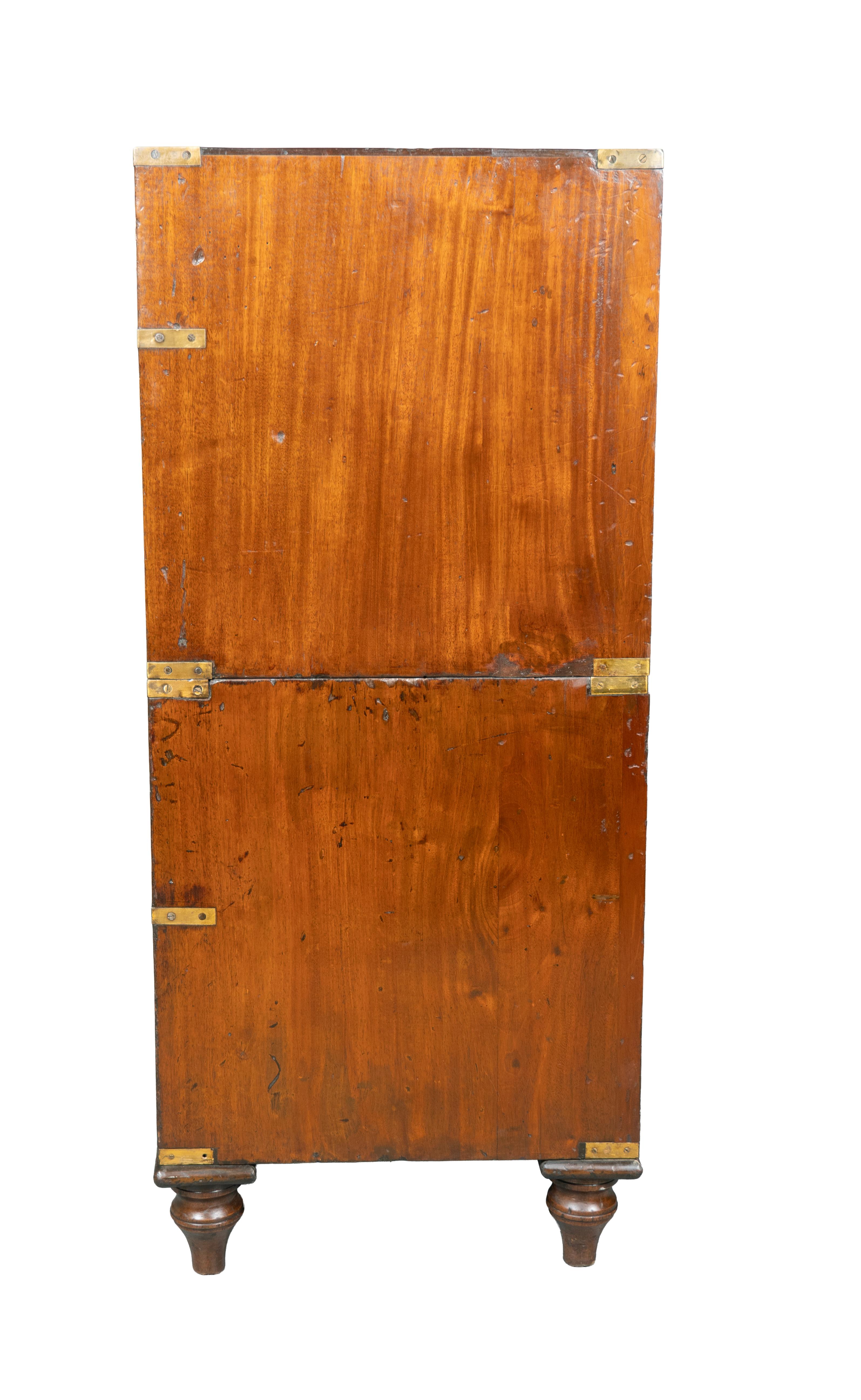 Cassapanca vittoriana in mogano e ottone Campaigner In condizioni buone in vendita a Essex, MA