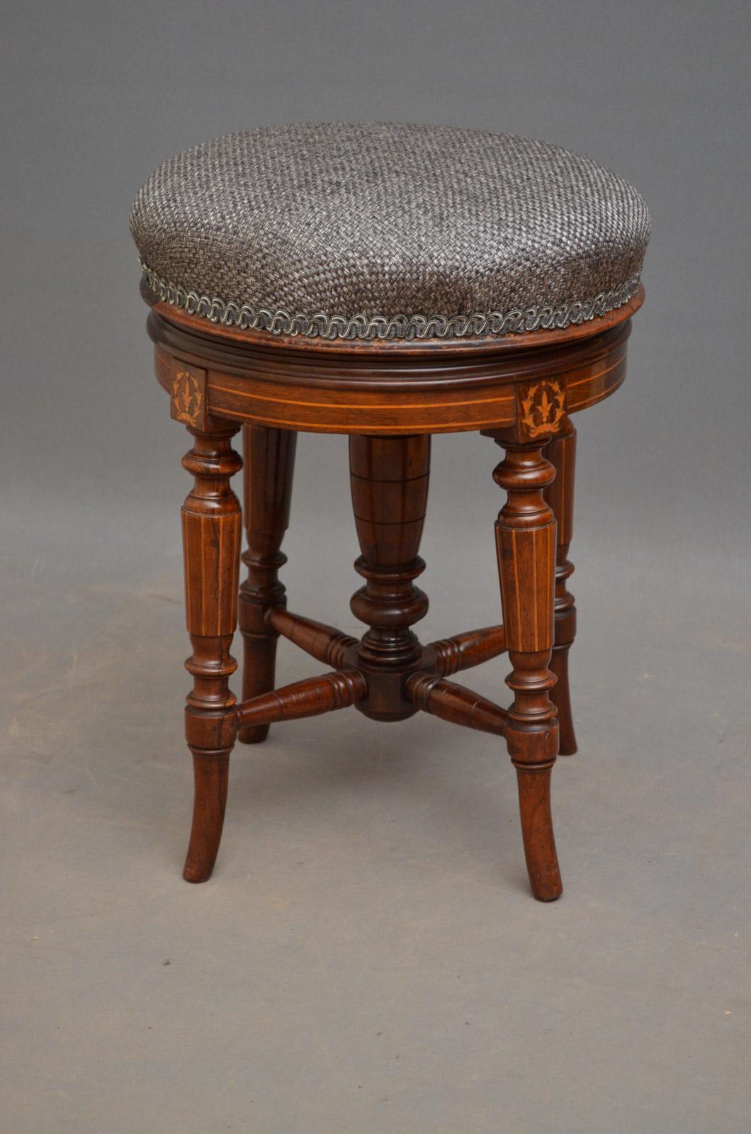 Sn3626 Victorian mahogany and inlaid dressing stool, having height adjustable seat and satinwood string inlaid legs united by stretchers, all in excellent condition throughout, ready to place at home, circa 1870.
Measures: Height 18