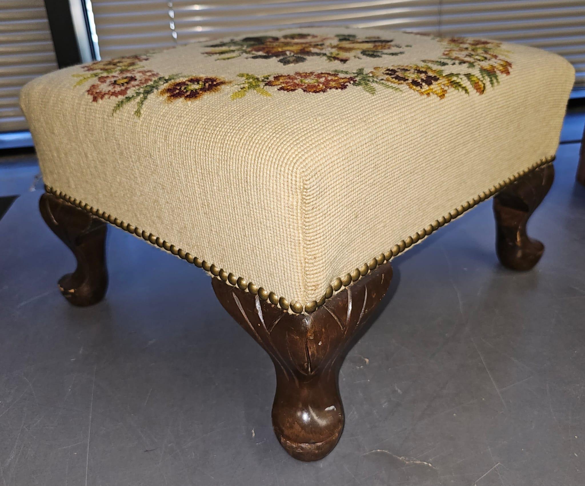 Victorian Mahogany and Needlepoint Upholstered Footstool In Good Condition For Sale In Germantown, MD