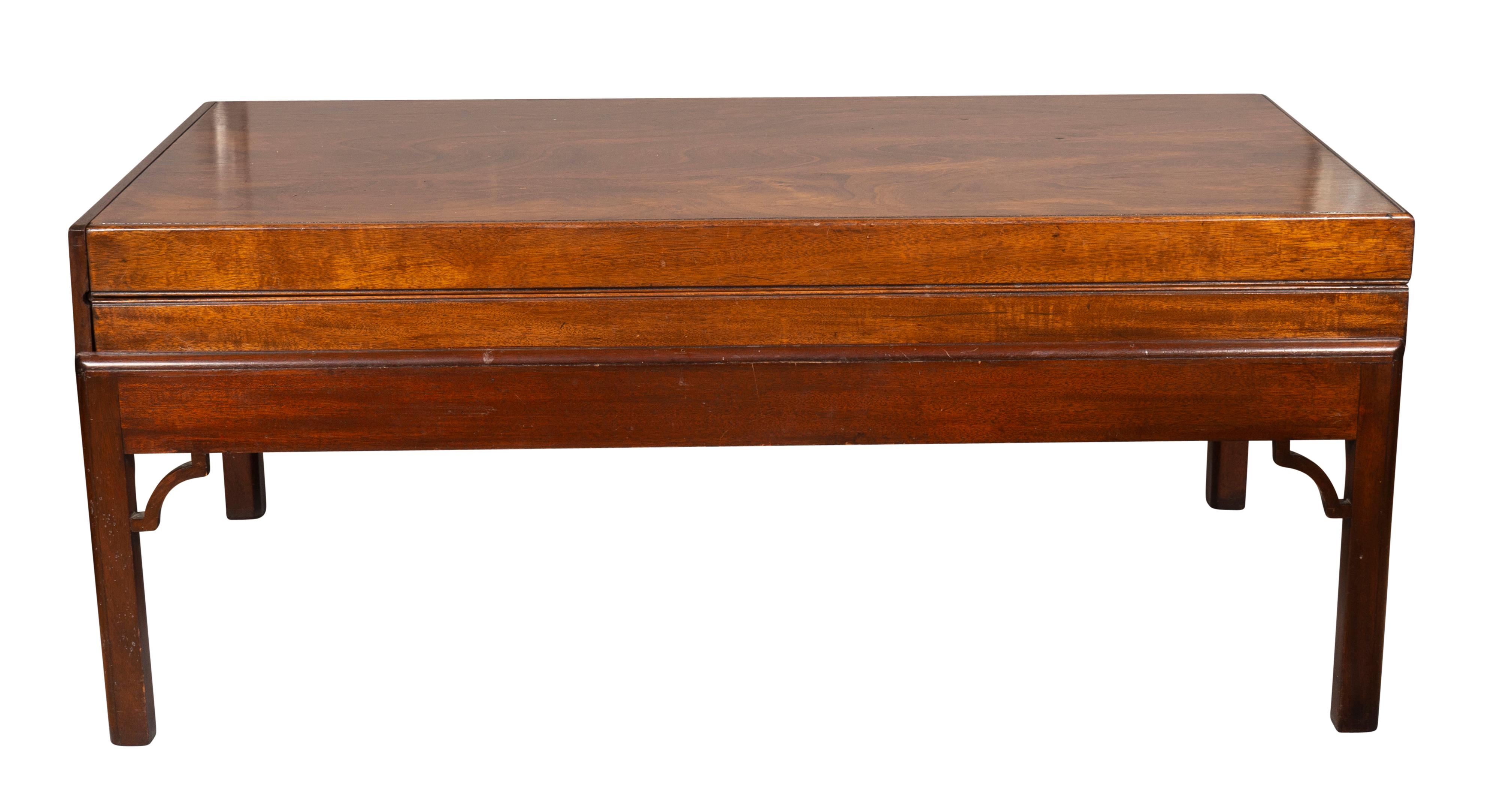 Anglais Table Bagatelle Victorienne en acajou en vente