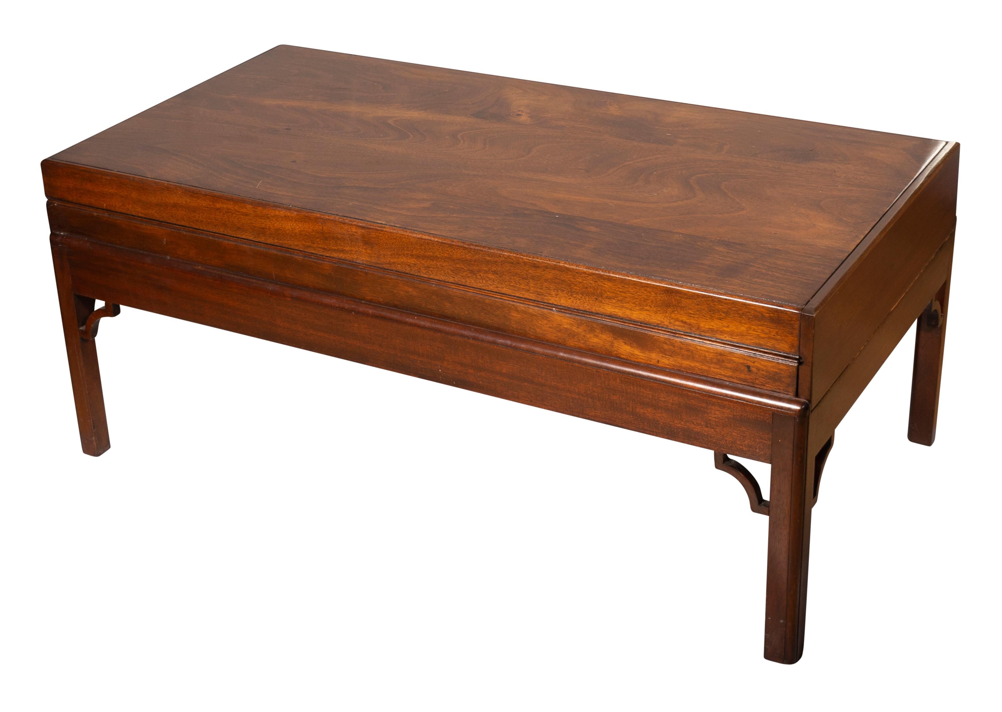 Feutrine Table Bagatelle Victorienne en acajou en vente