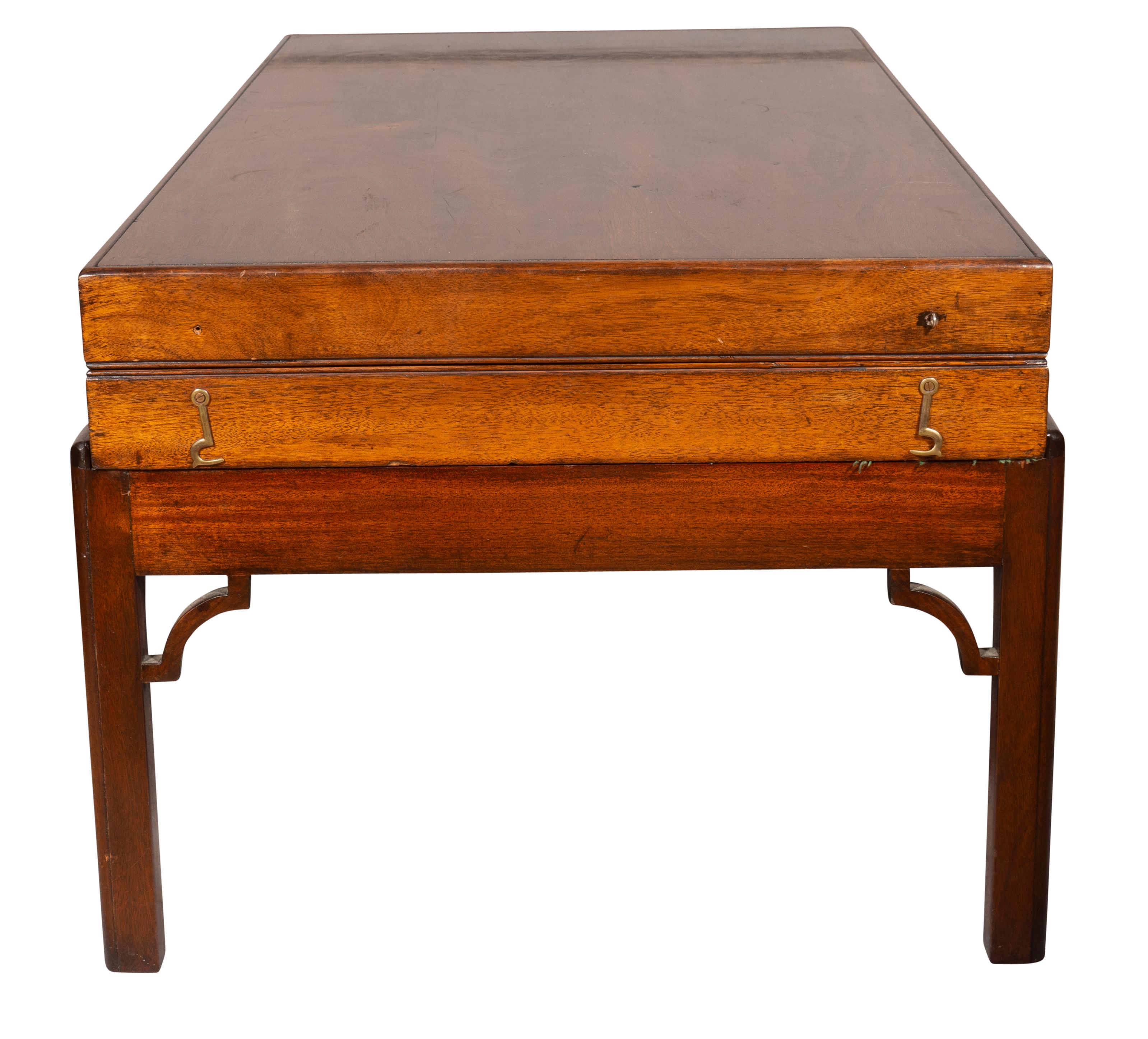 Table Bagatelle Victorienne en acajou en vente 2