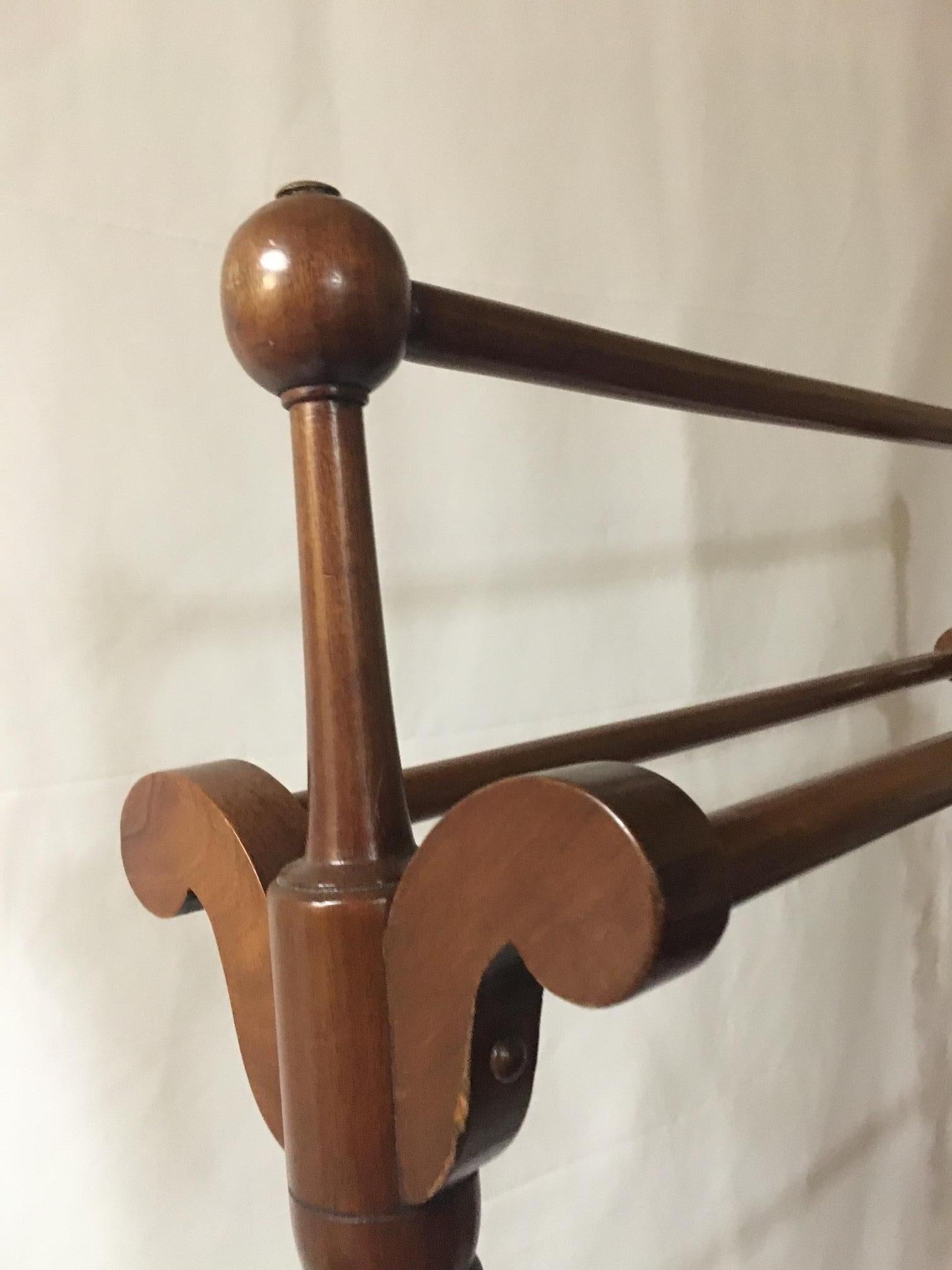 Victorian Mahogany Blanket or Towel Stand with Barley Twist Spindels For Sale 2
