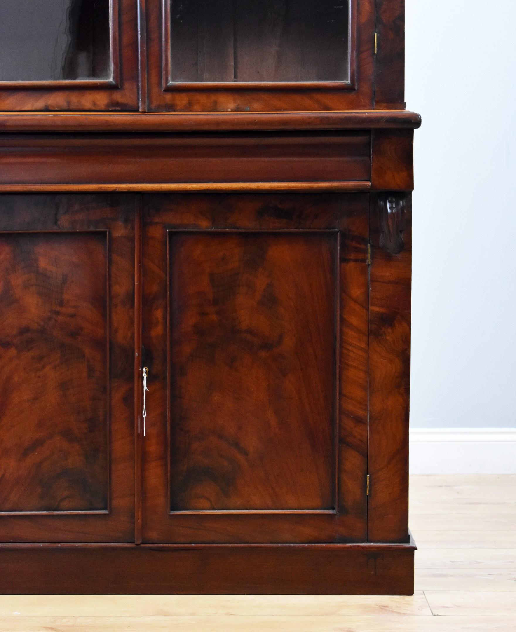 Victorian Mahogany Bookcase In Good Condition In Chelmsford, Essex