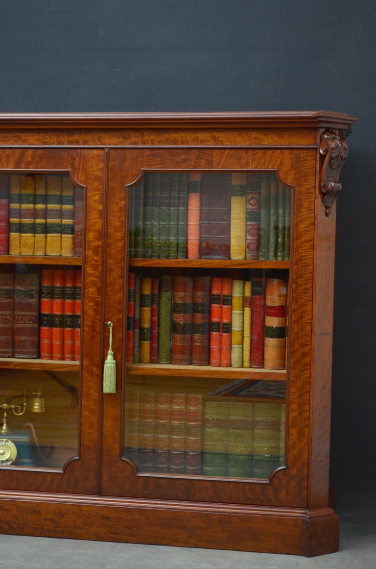 Victorian Mahogany Bookcase For Sale at 1stdibs