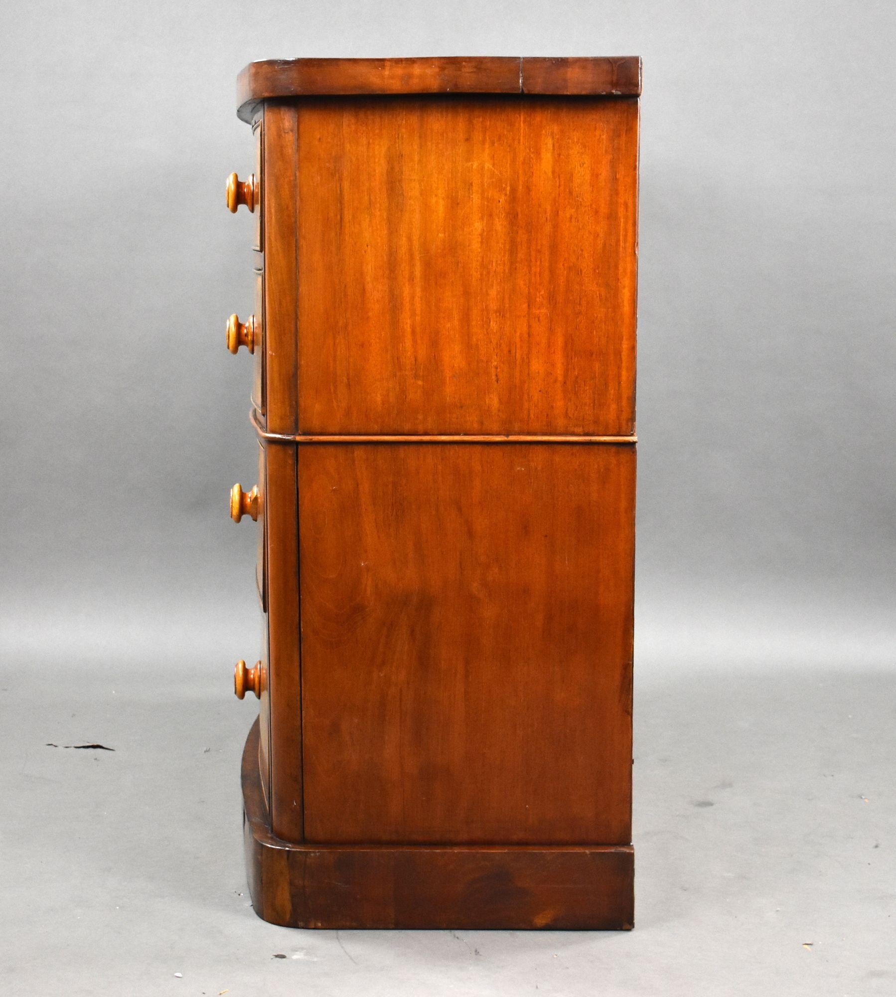 Victorian Mahogany Bow Front Chest of Drawers In Good Condition For Sale In Chelmsford, Essex