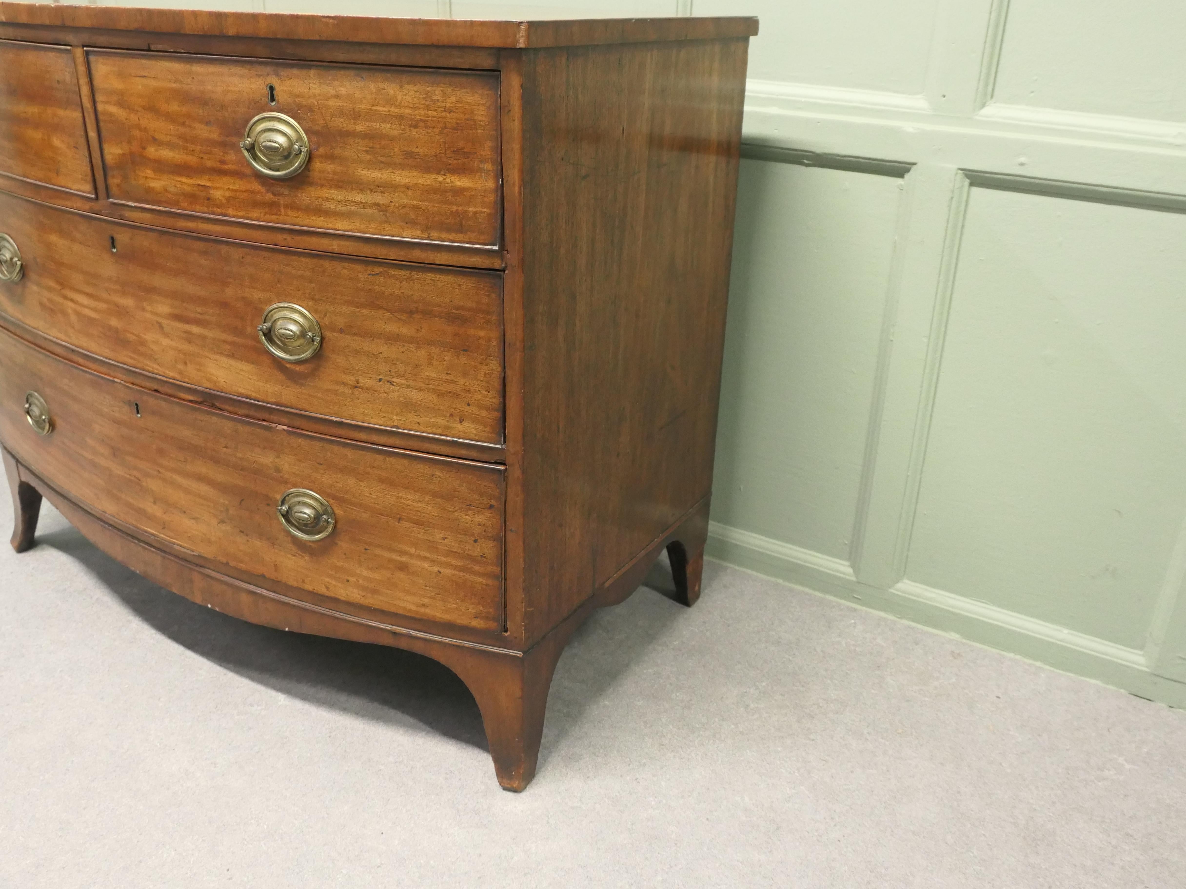 19th Century Victorian Mahogany Bow Front Chest Of Drawers This superb piece of furniture For Sale
